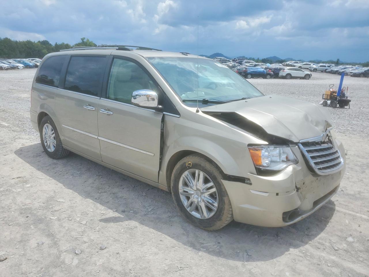 2008 Chrysler Town & Country Limited Beige vin: 2A8HR64X88R648120