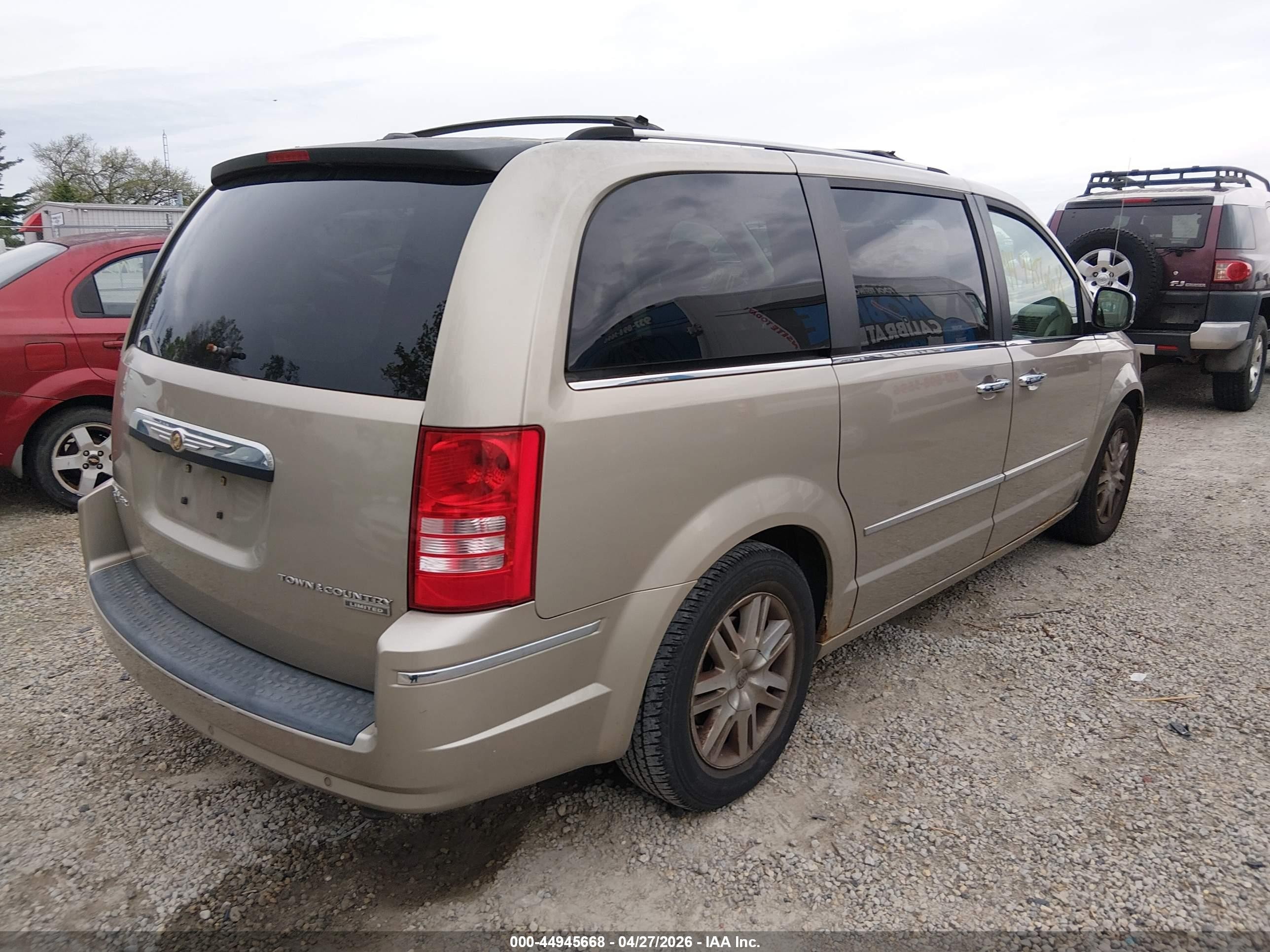 2009 Chrysler Town & Country Limited Gold vin: 2A8HR64X89R558208