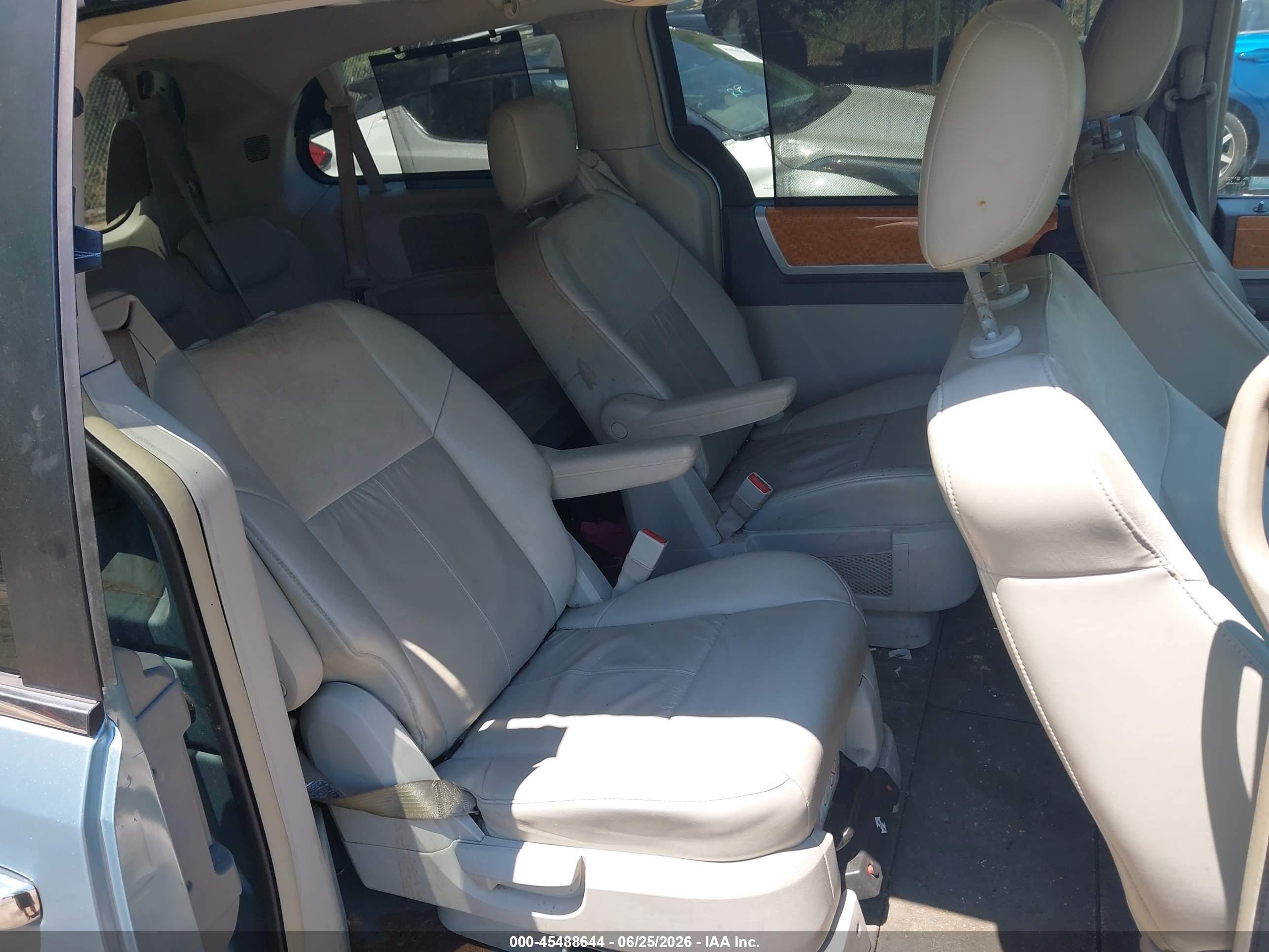 2008 Chrysler Town & Country Limited Light Blue vin: 2A8HR64X98R662558