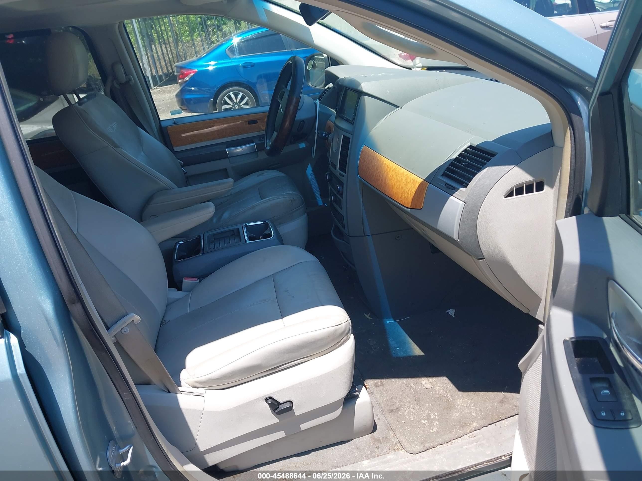 2008 Chrysler Town & Country Limited Light Blue vin: 2A8HR64X98R662558