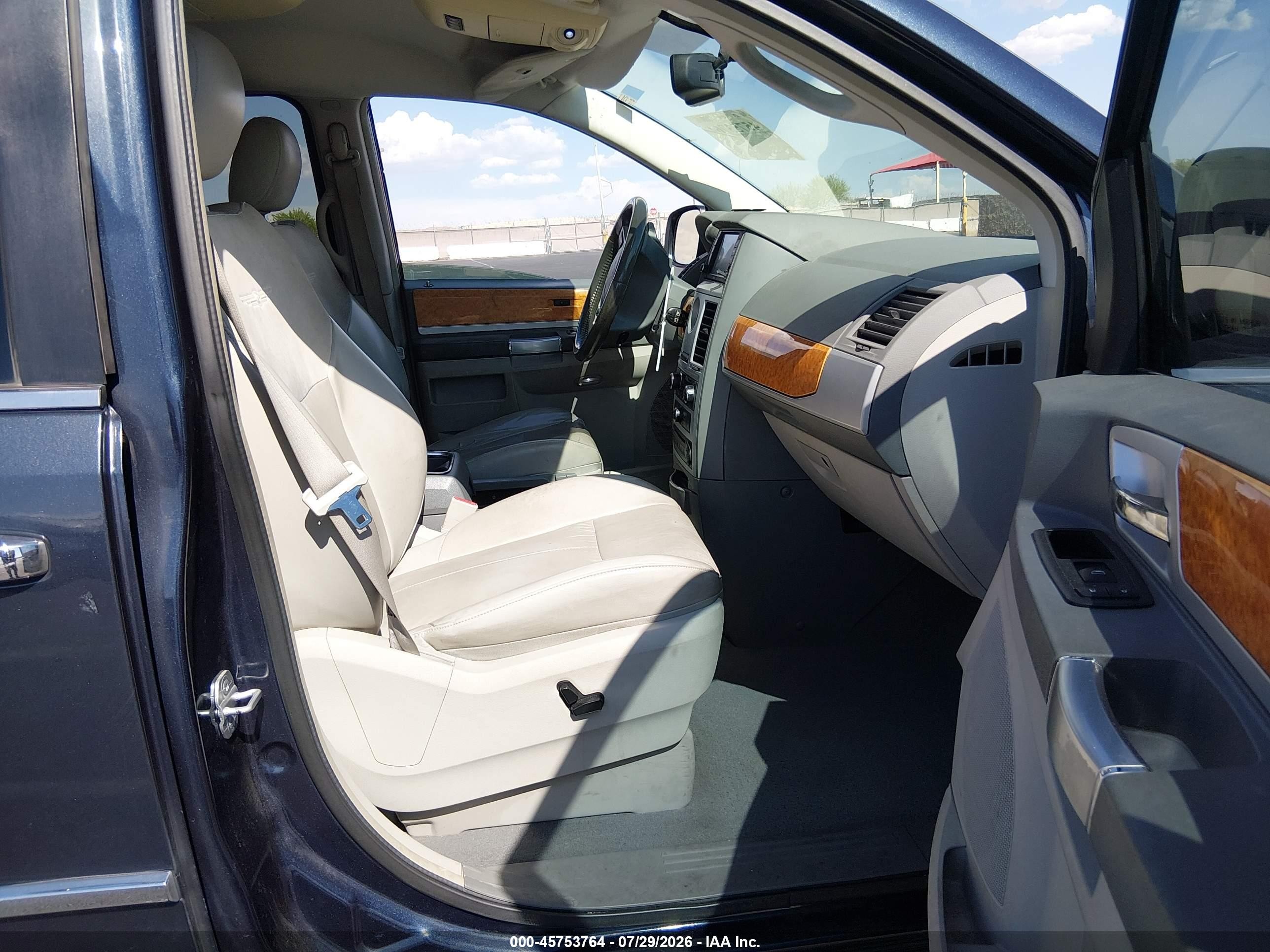 2008 Chrysler Town & Country Limited Dark Blue vin: 2A8HR64X98R688464