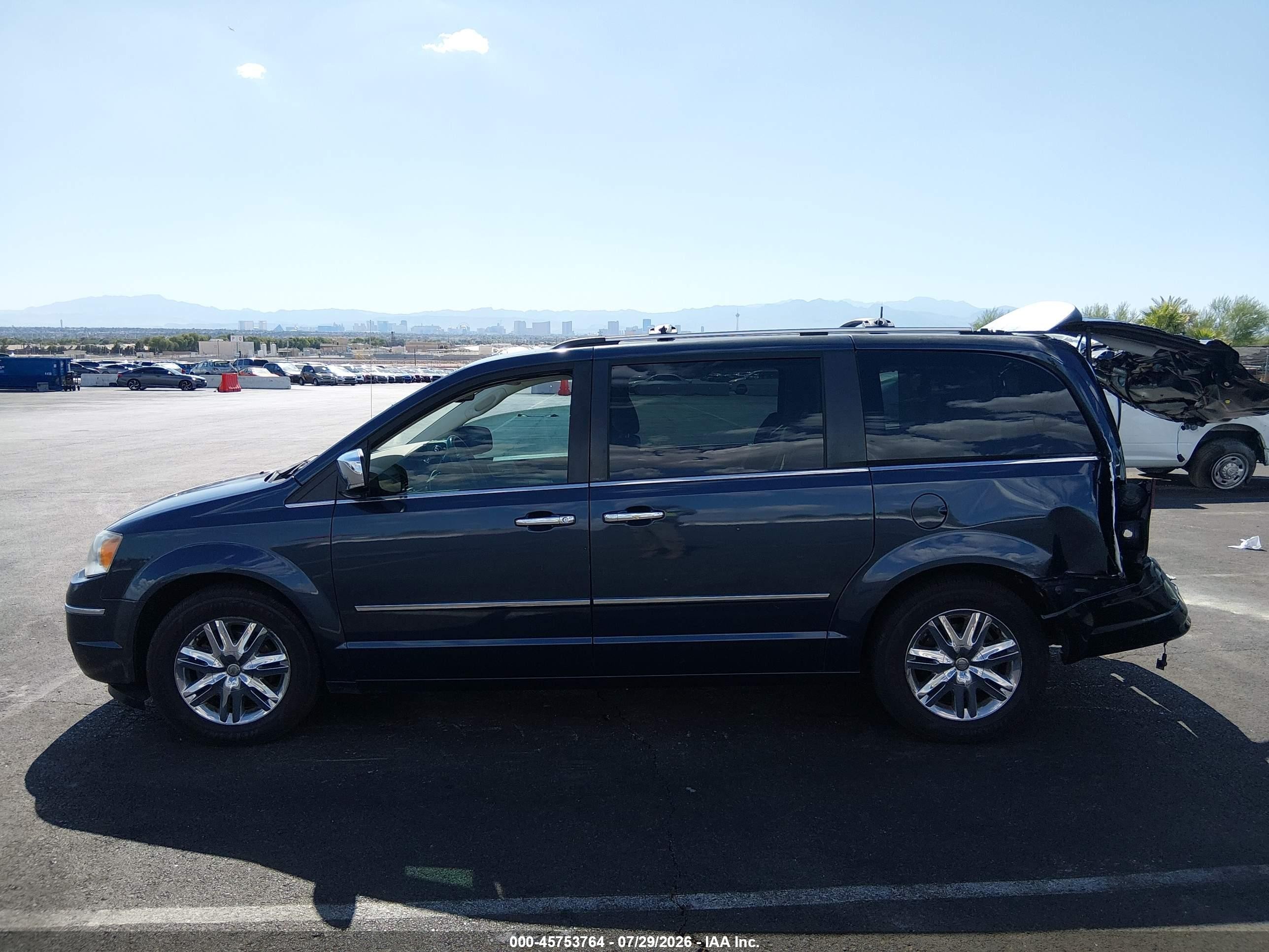 2008 Chrysler Town & Country Limited Dark Blue vin: 2A8HR64X98R688464