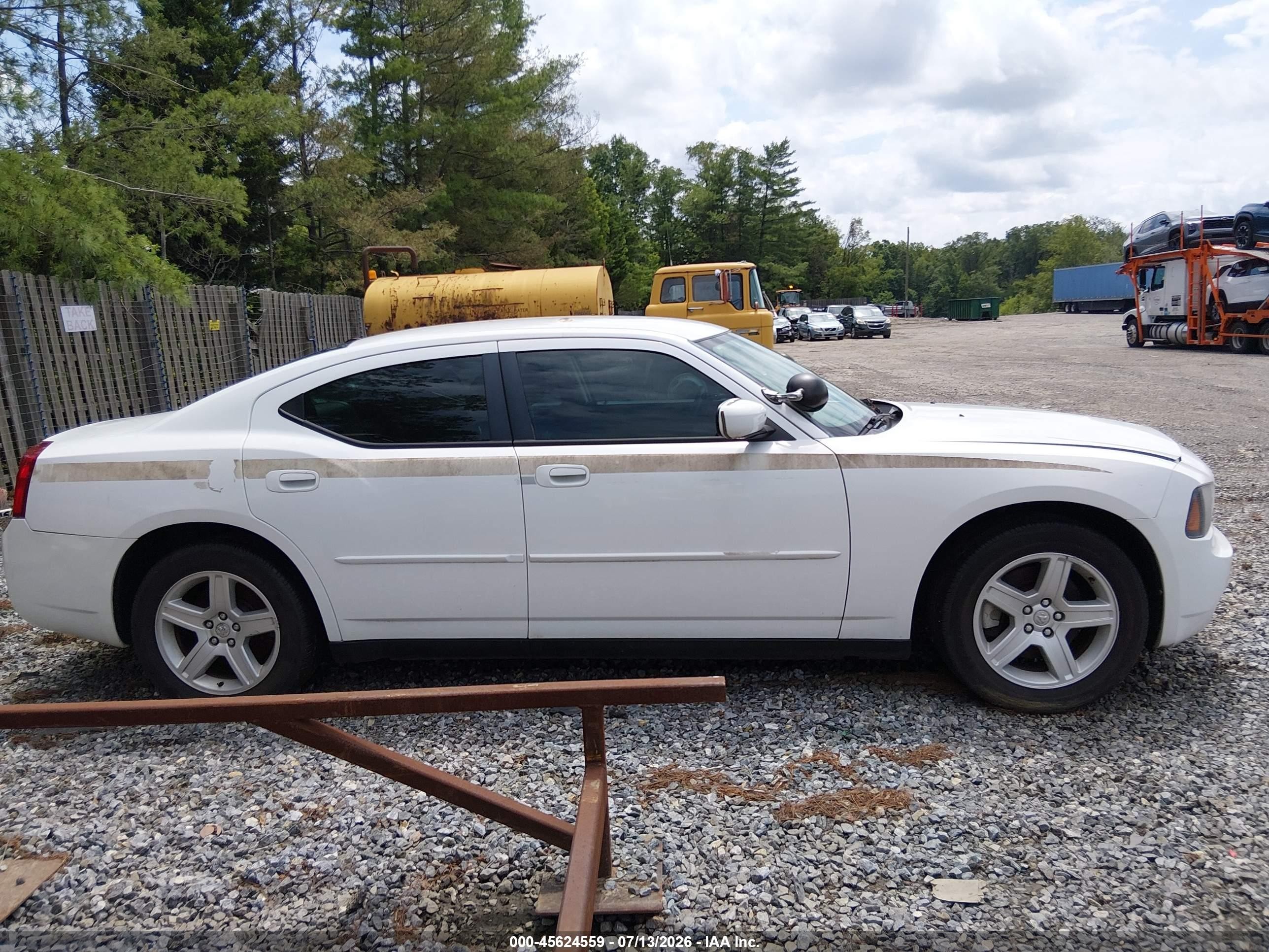 2010 Dodge Charger   White vin: 2B3AA4CTXAH262461