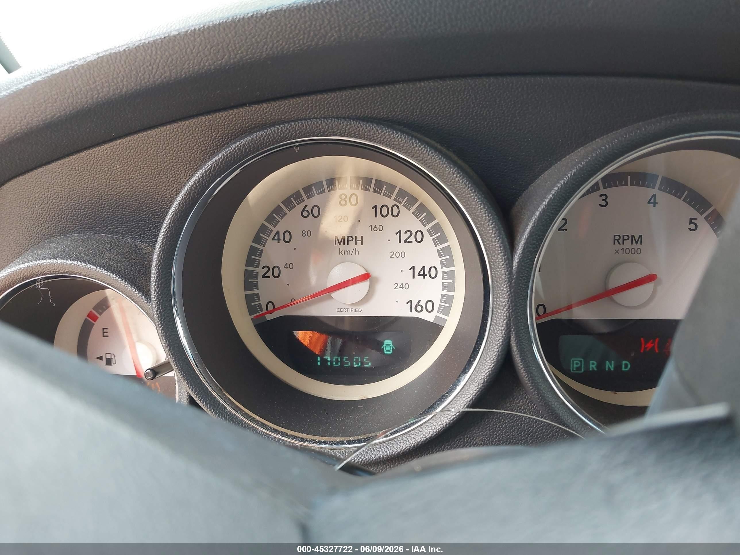 2010 Dodge Charger   White vin: 2B3AA4CV0AH303827