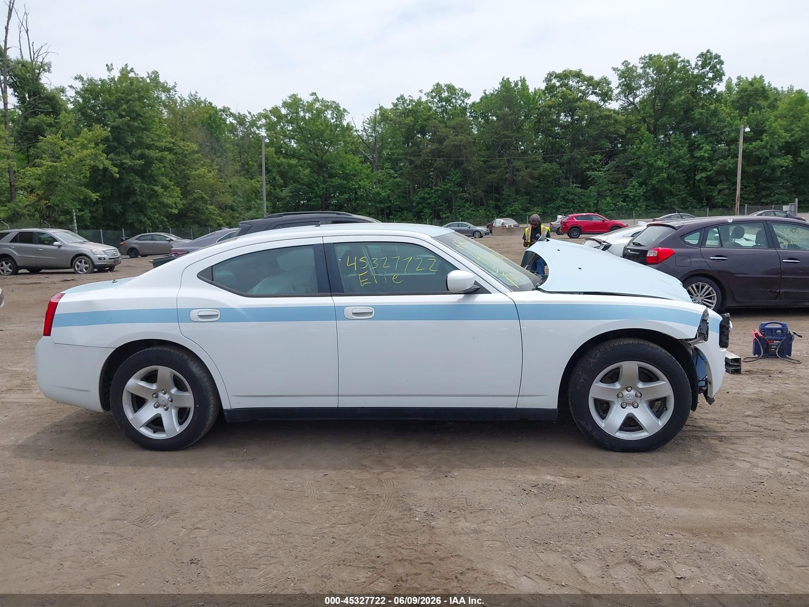 2010 Dodge Charger   White vin: 2B3AA4CV0AH303827