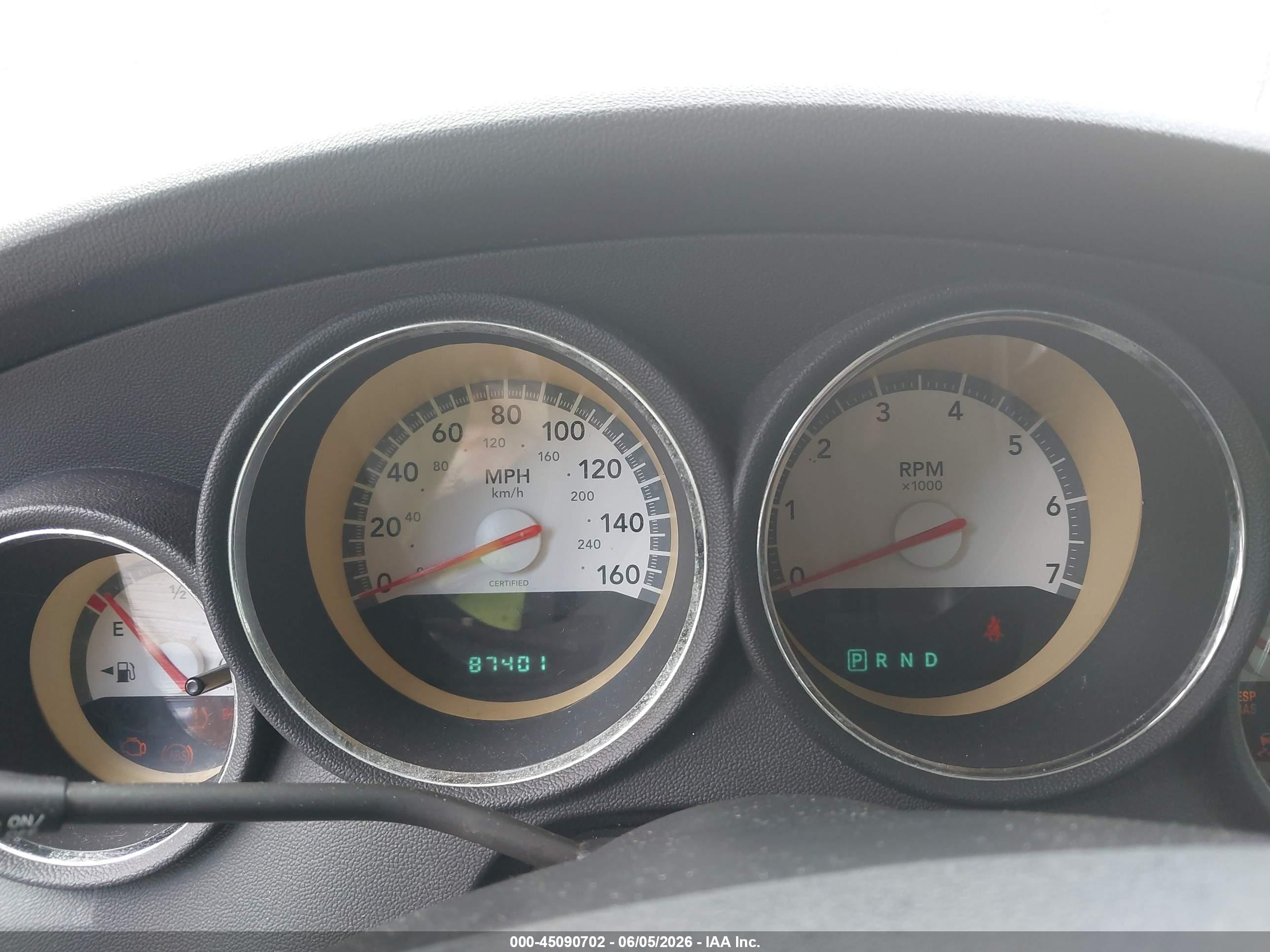 2010 Dodge Charger   Белый vin: 2B3AA4CV1AH115432