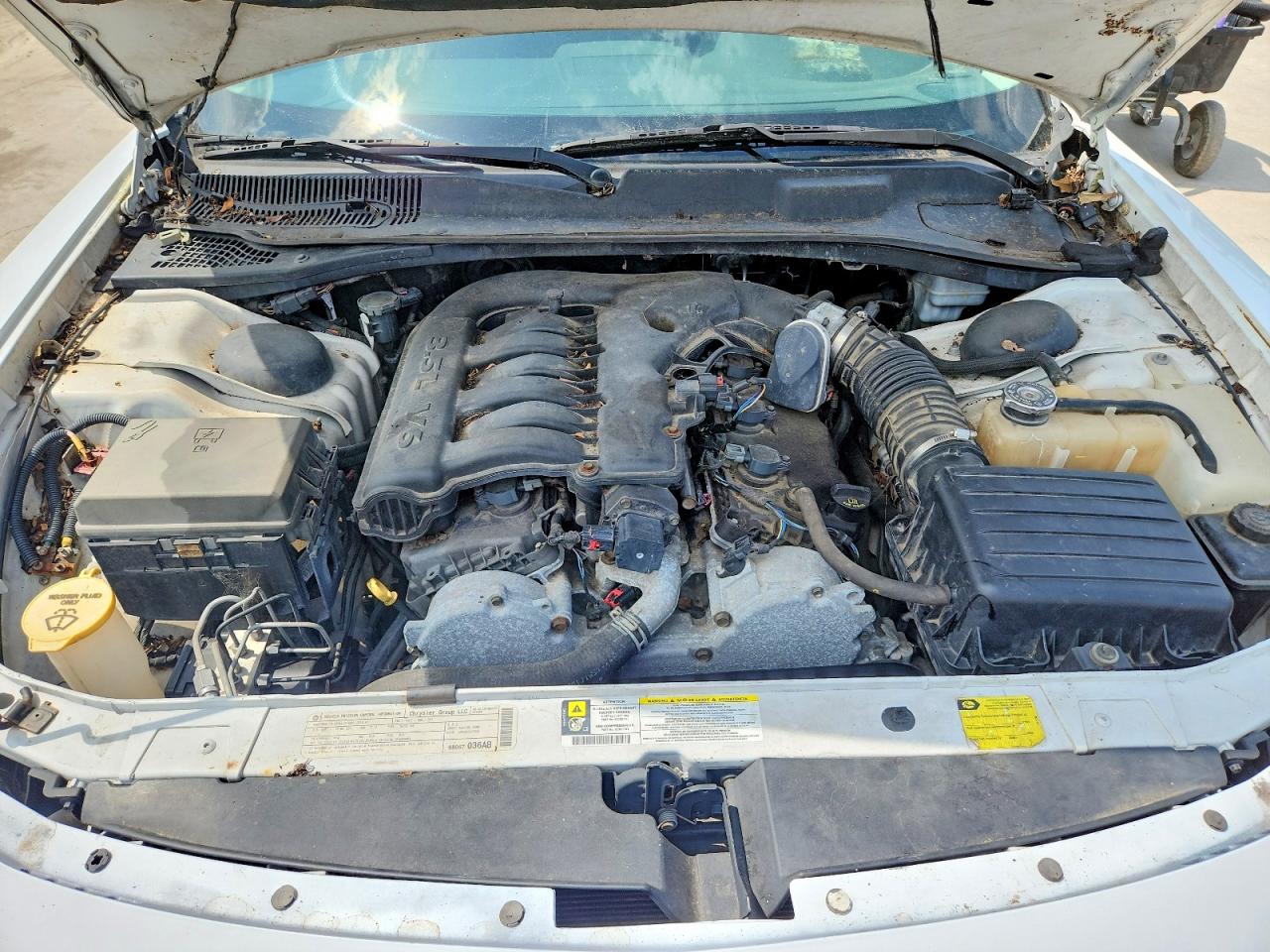 2010 Dodge Charger White vin: 2B3AA4CV1AH258025