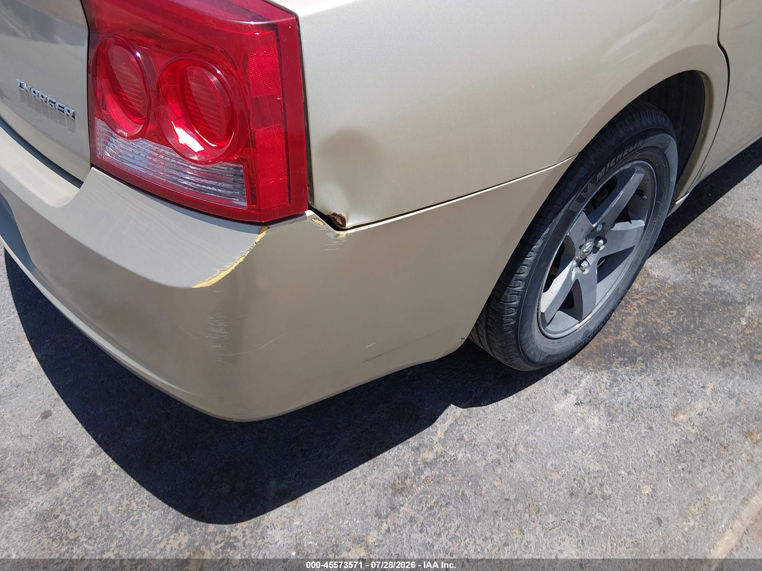 2010 Dodge Charger   Gold vin: 2B3CA4CD0AH175539