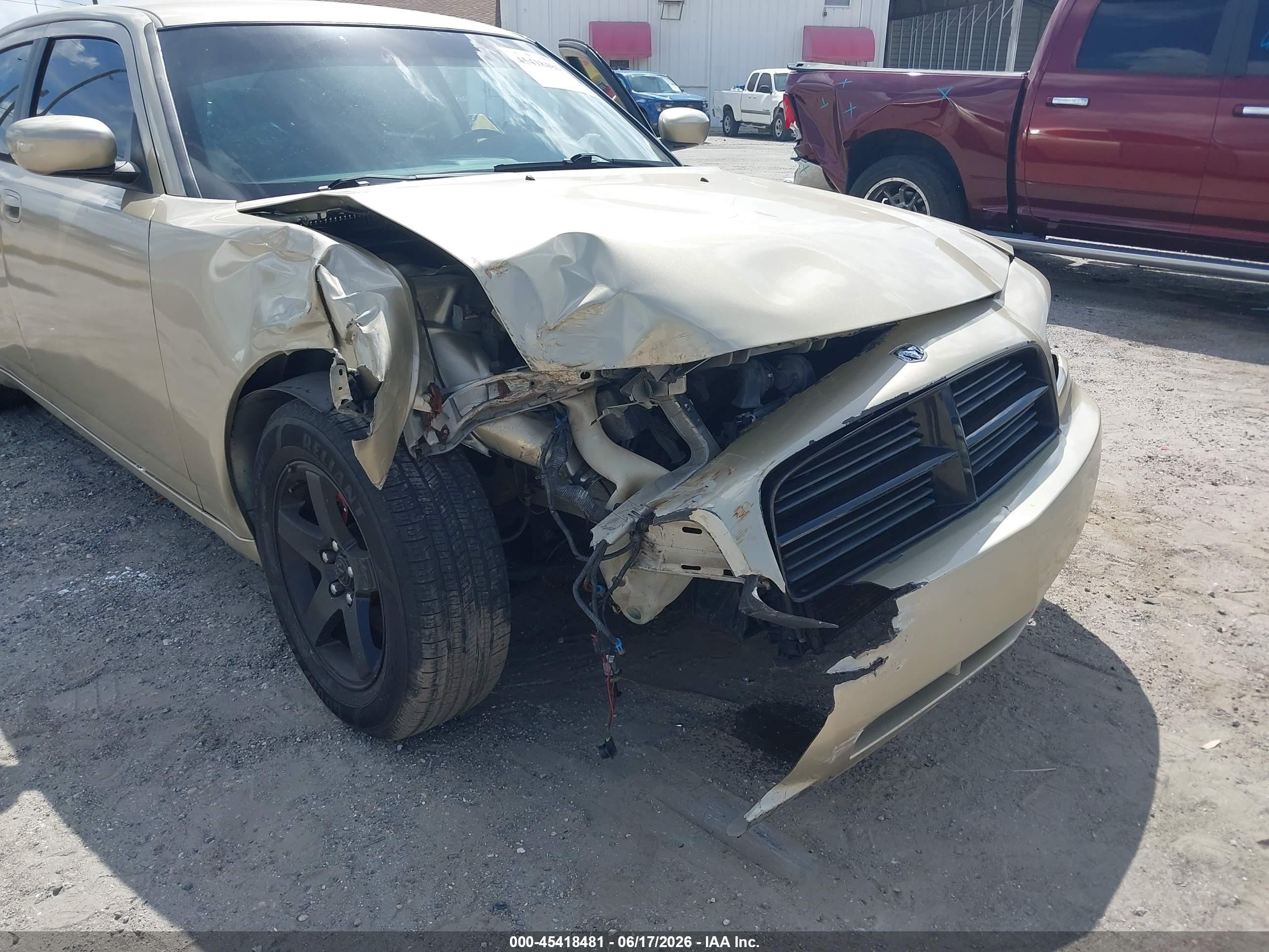 2010 Dodge Charger   Gold vin: 2B3CA4CV2AH217721