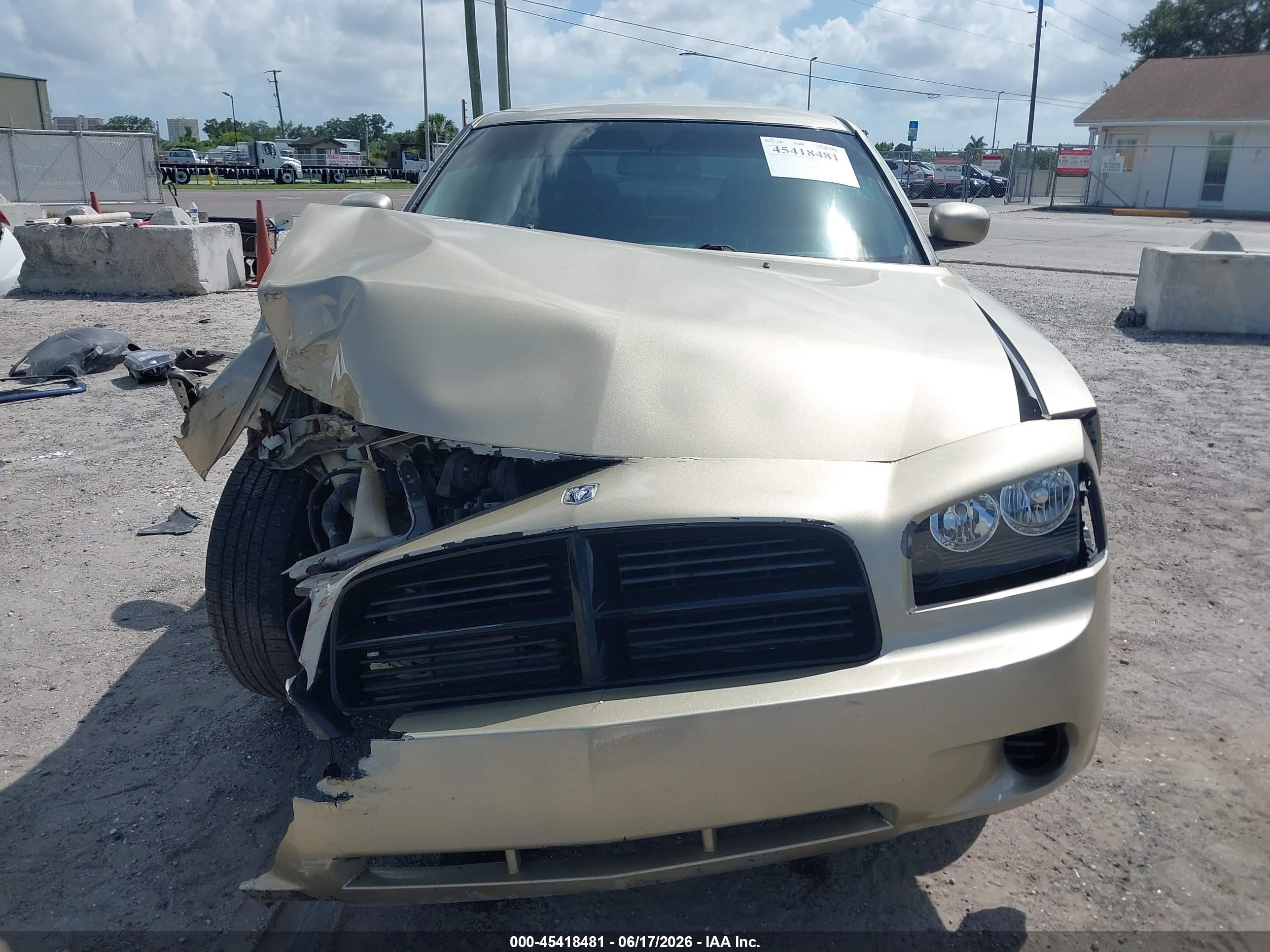 2010 Dodge Charger   Gold vin: 2B3CA4CV2AH217721