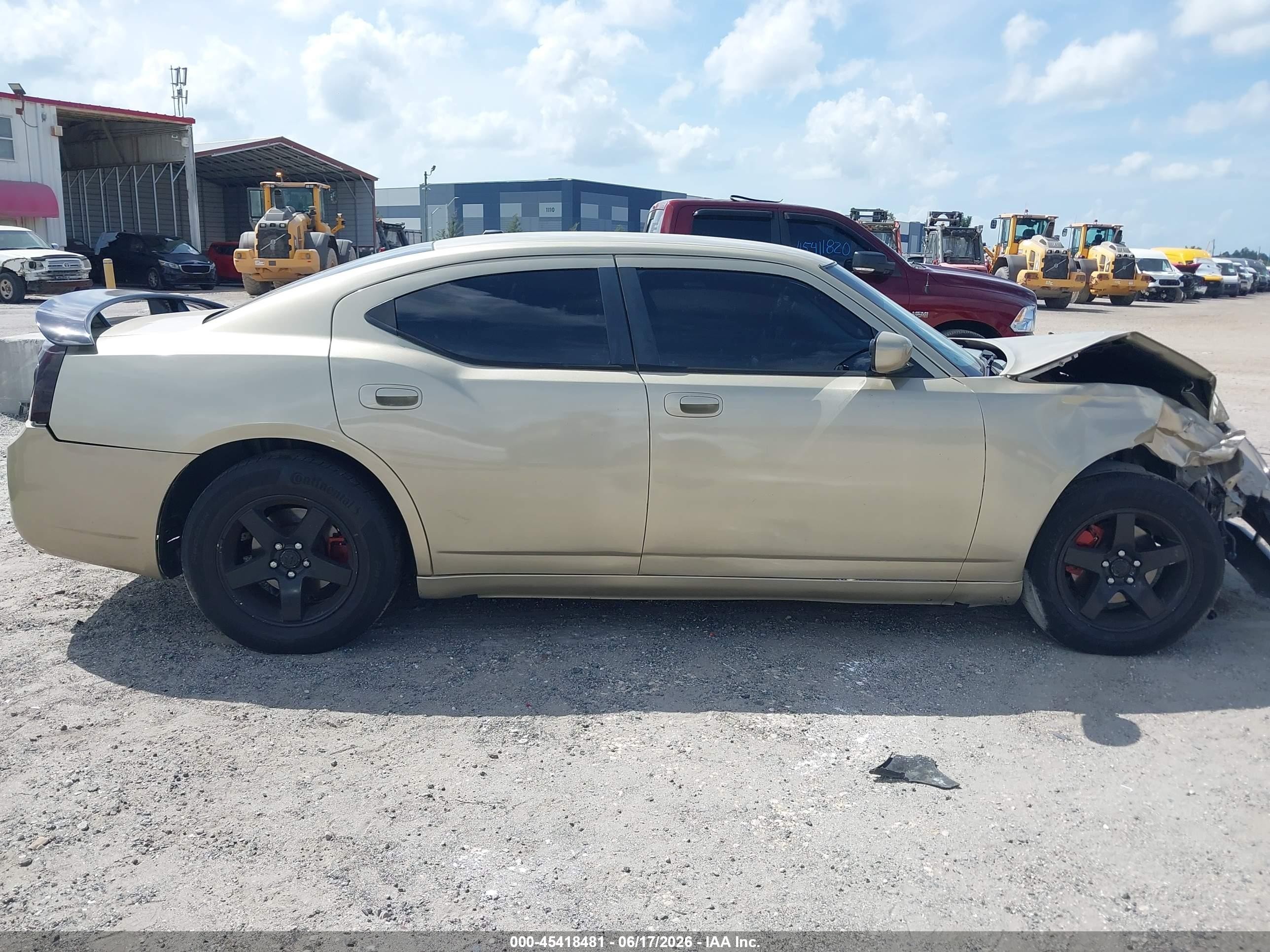 2010 Dodge Charger   Gold vin: 2B3CA4CV2AH217721