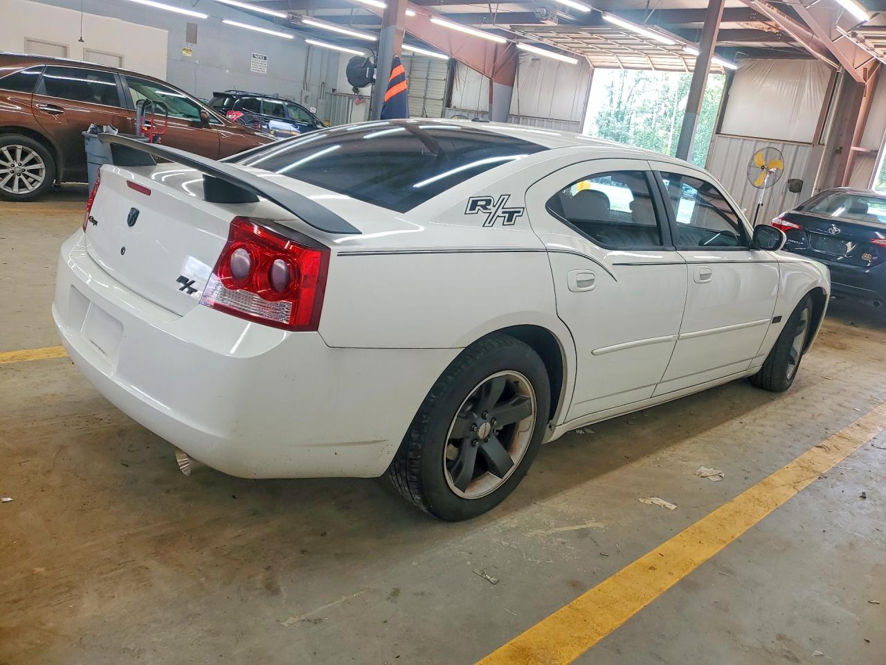 2010 Dodge Charger R White vin: 2B3CA5CT7AH115187