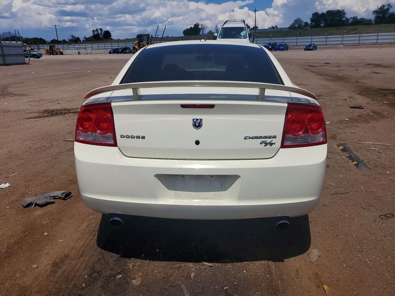 2010 Dodge Charger R/t White vin: 2B3CA8CT2AH304783