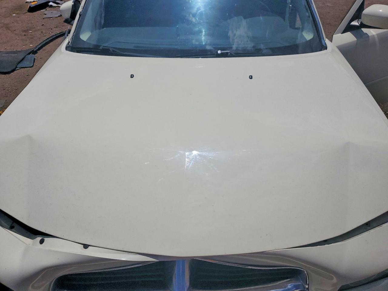 2010 Dodge Charger R/t White vin: 2B3CA8CT2AH304783