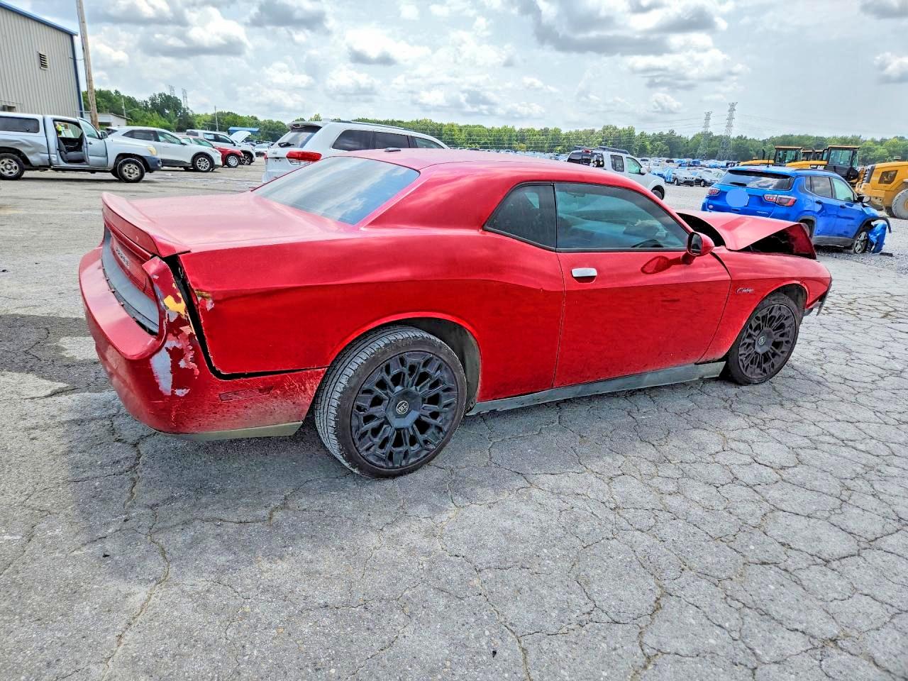 2011 Dodge Challenger Red vin: 2B3CJ4DG1BH513783
