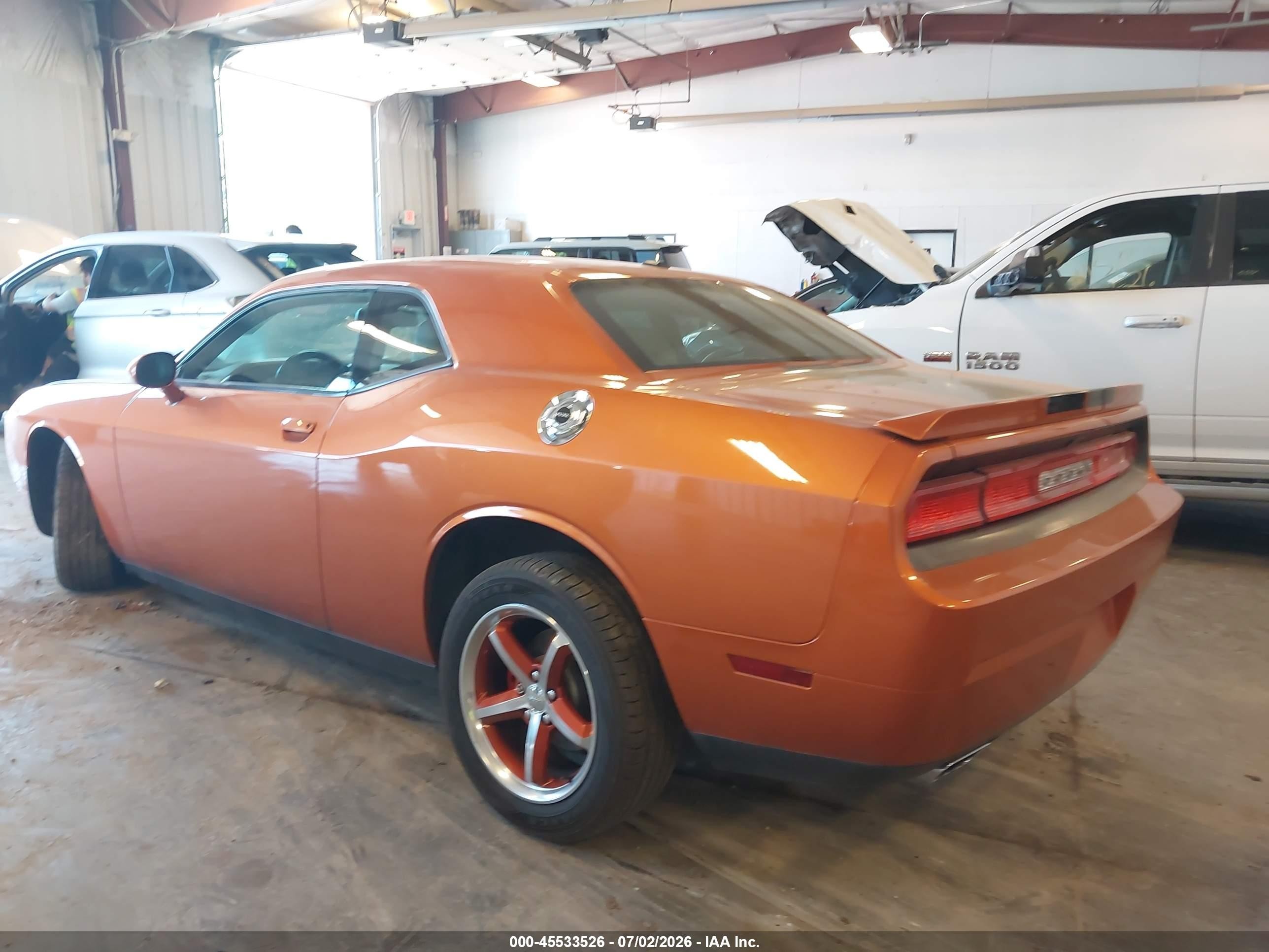 2011 Dodge Challenger   Оранжевый vin: 2B3CJ4DG2BH530625