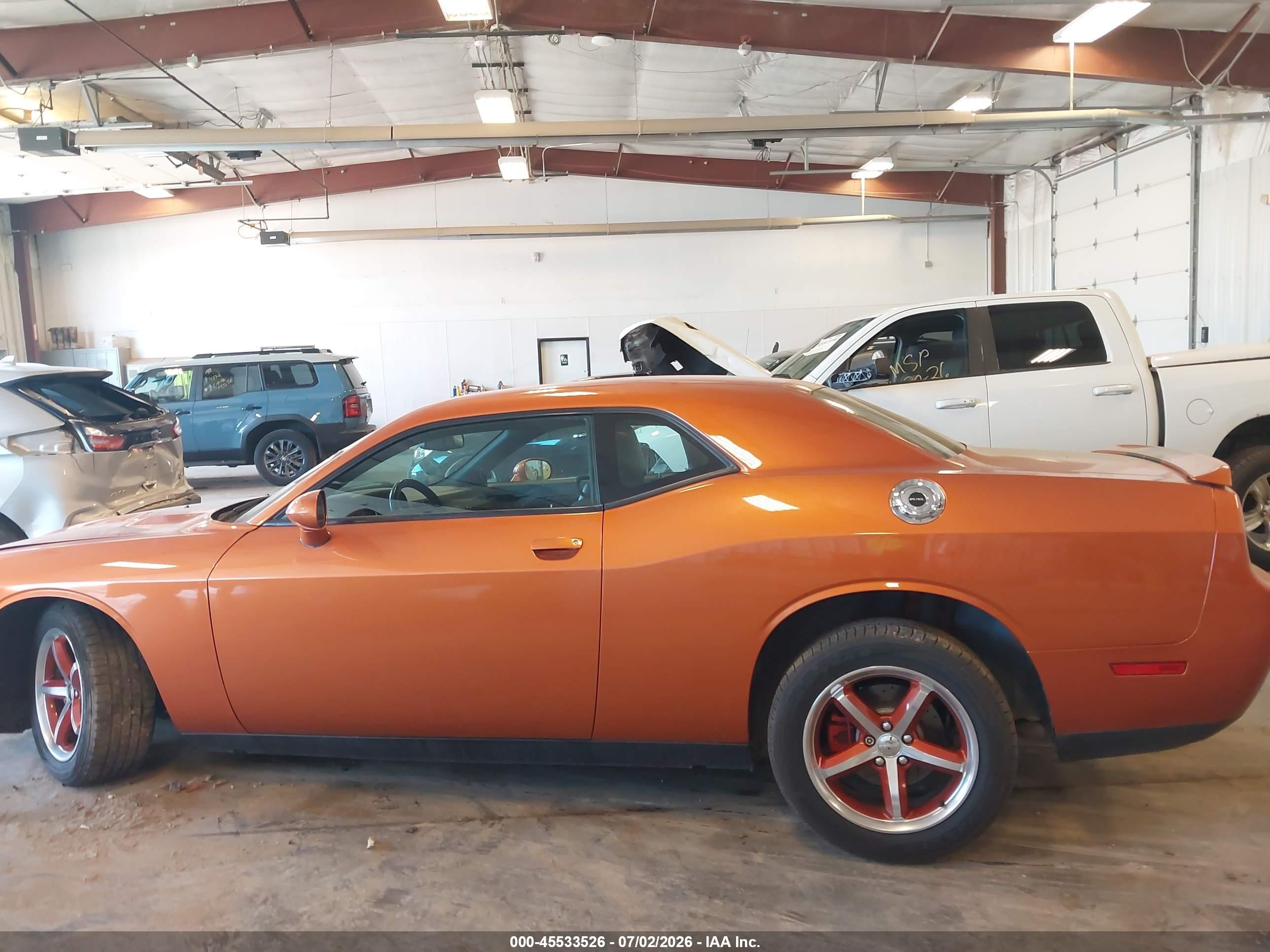 2011 Dodge Challenger   Оранжевый vin: 2B3CJ4DG2BH530625