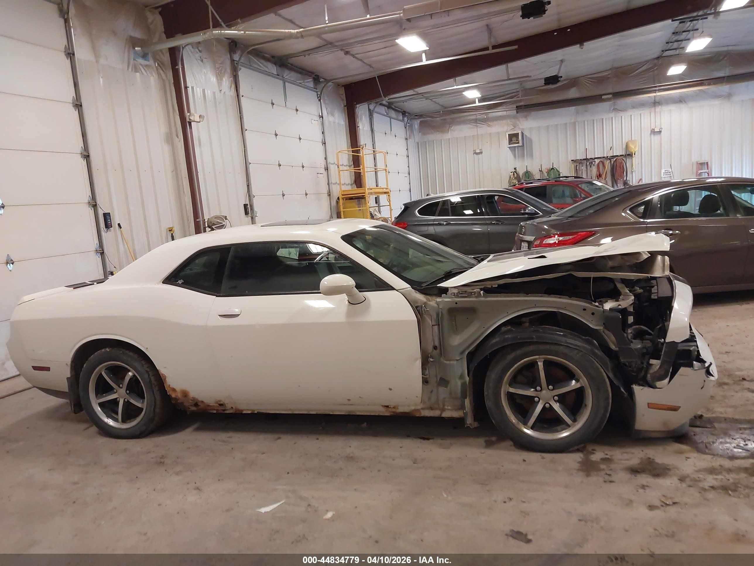 2011 Dodge Challenger Sxt Белый vin: 2B3CJ4DG2BH569263