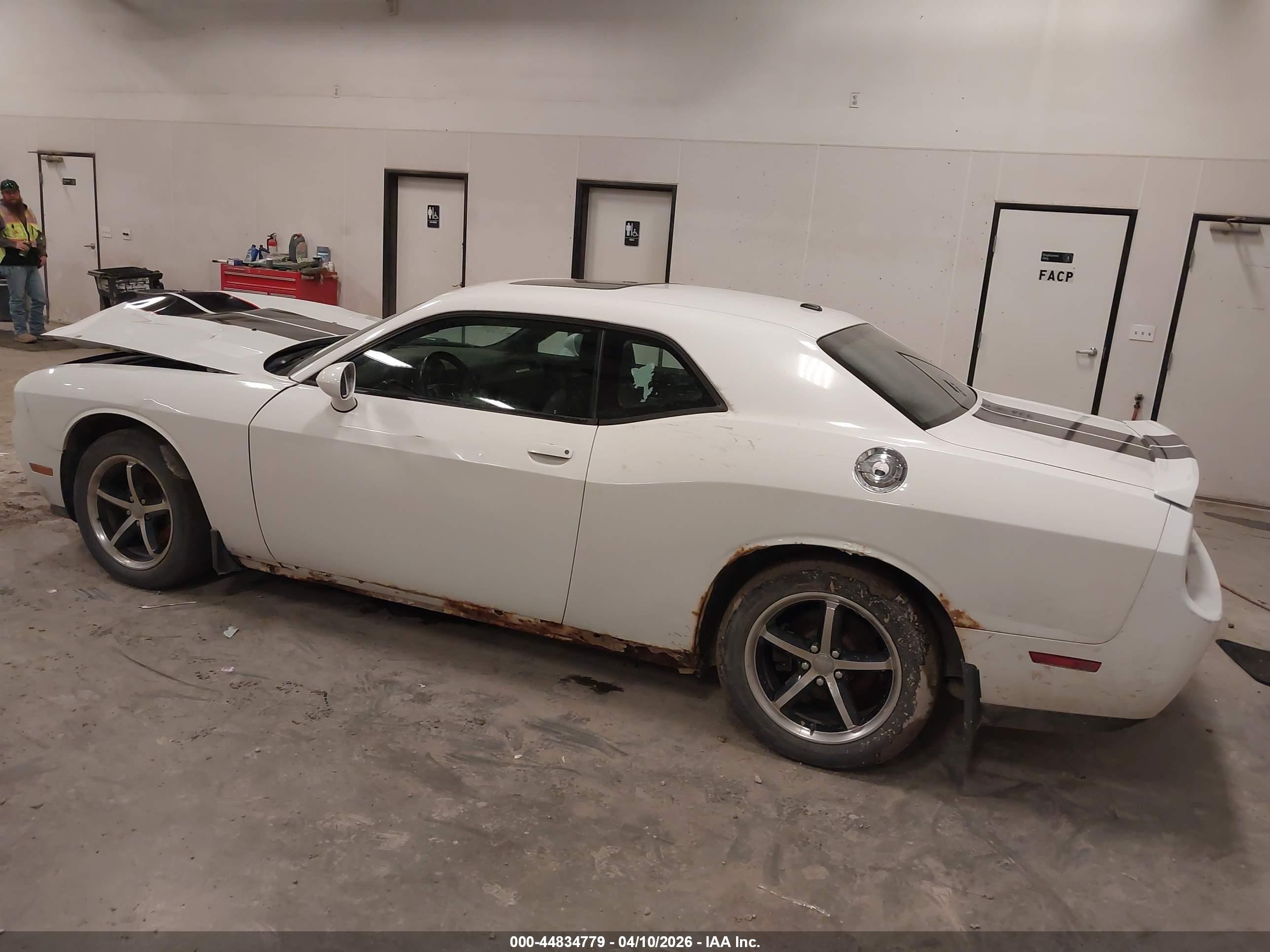 2011 Dodge Challenger Sxt Белый vin: 2B3CJ4DG2BH569263
