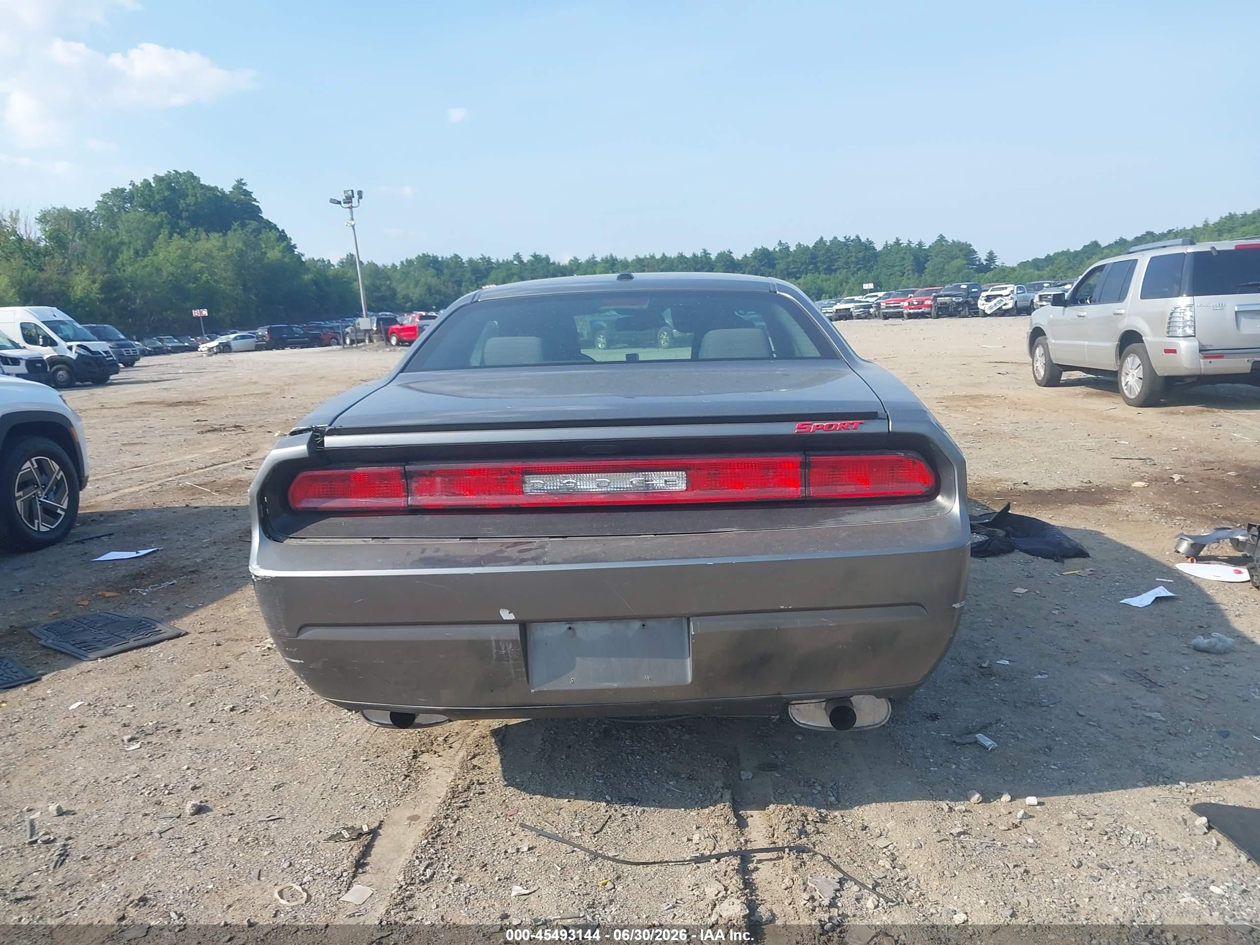 2011 Dodge Challenger   Серый vin: 2B3CJ4DG2BH571305