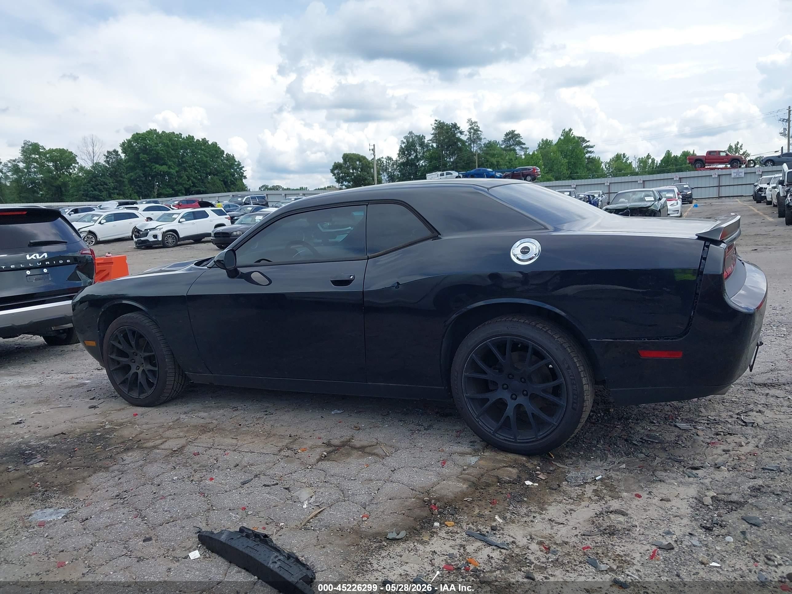 2011 Dodge Challenger   Черный vin: 2B3CJ4DG3BH510772