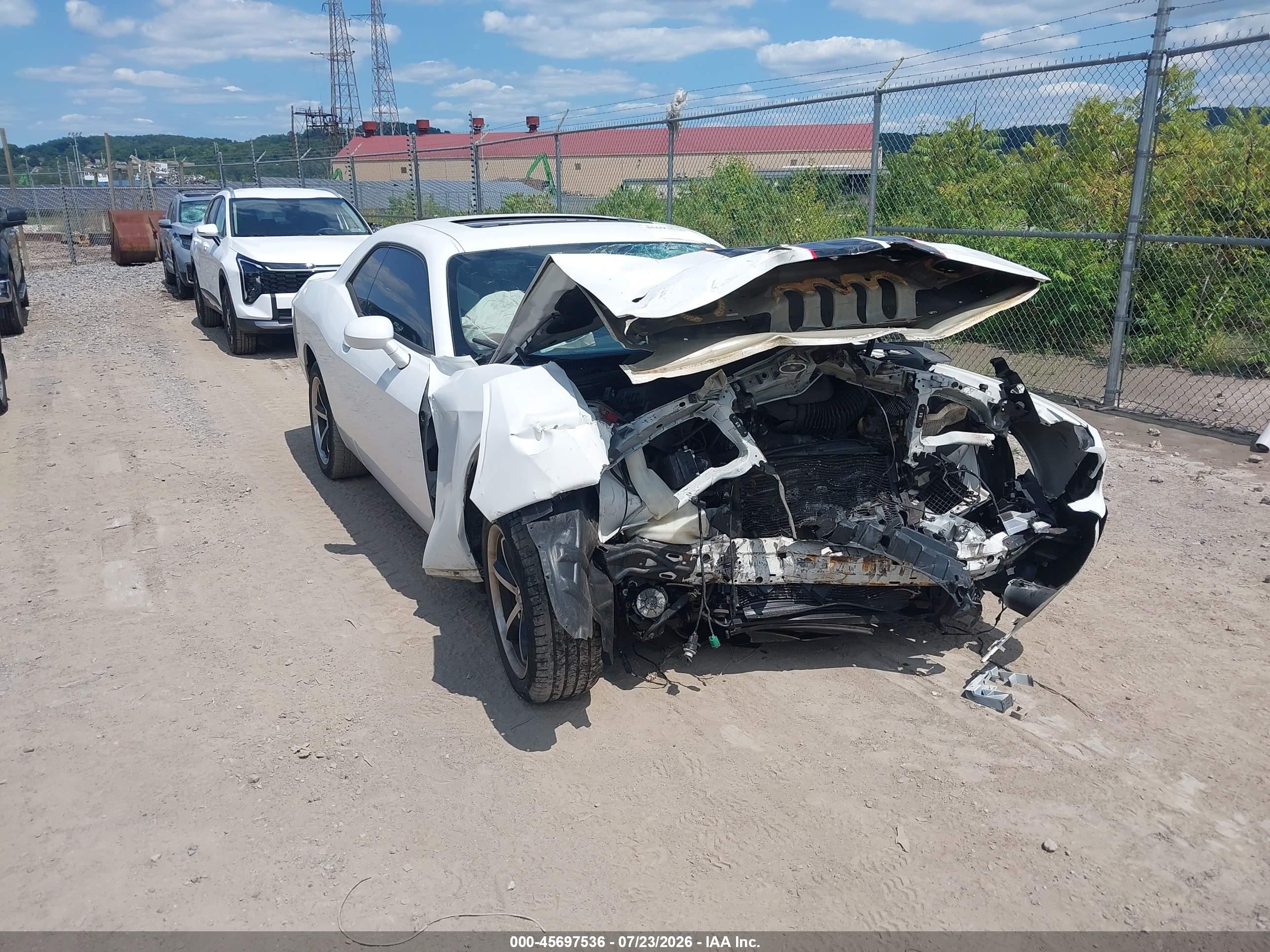 2011 Dodge Challenger   White vin: 2B3CJ4DG4BH605308