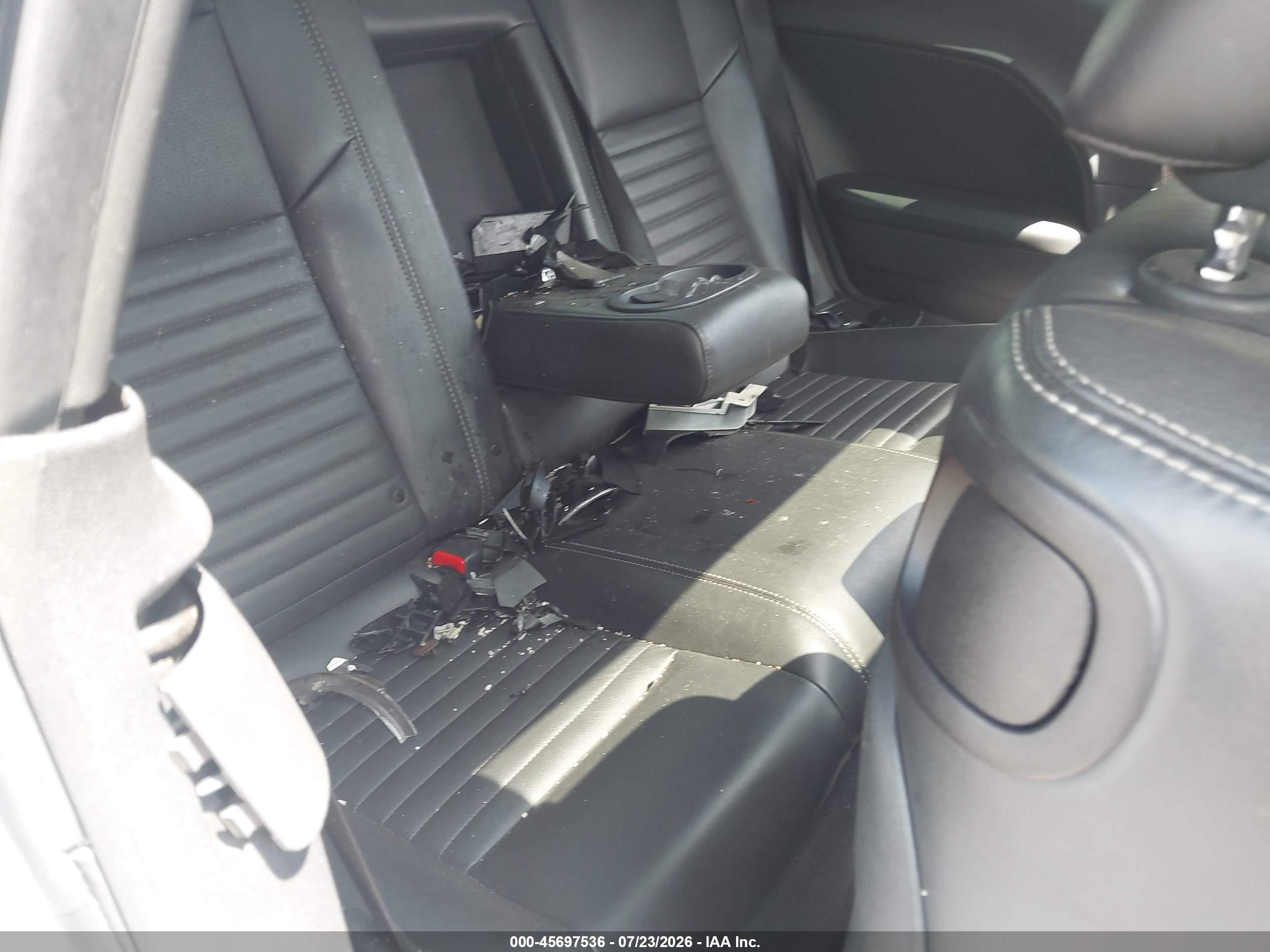 2011 Dodge Challenger   White vin: 2B3CJ4DG4BH605308