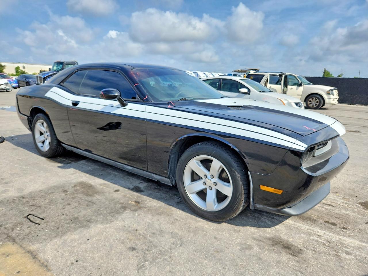 2011 Dodge Challenger Black vin: 2B3CJ4DG4BH612355
