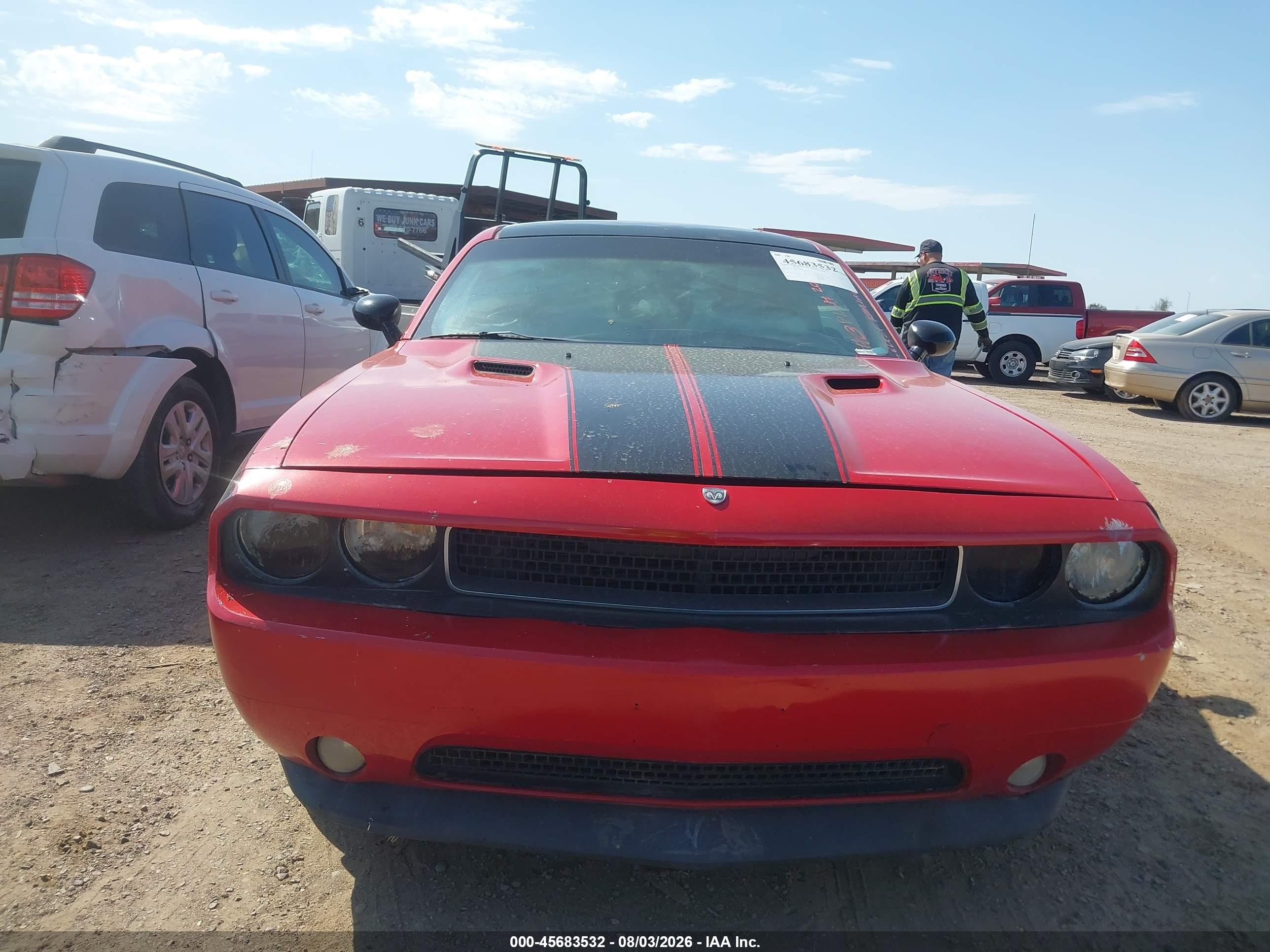2011 Dodge Challenger   Красный vin: 2B3CJ4DG5BH561688