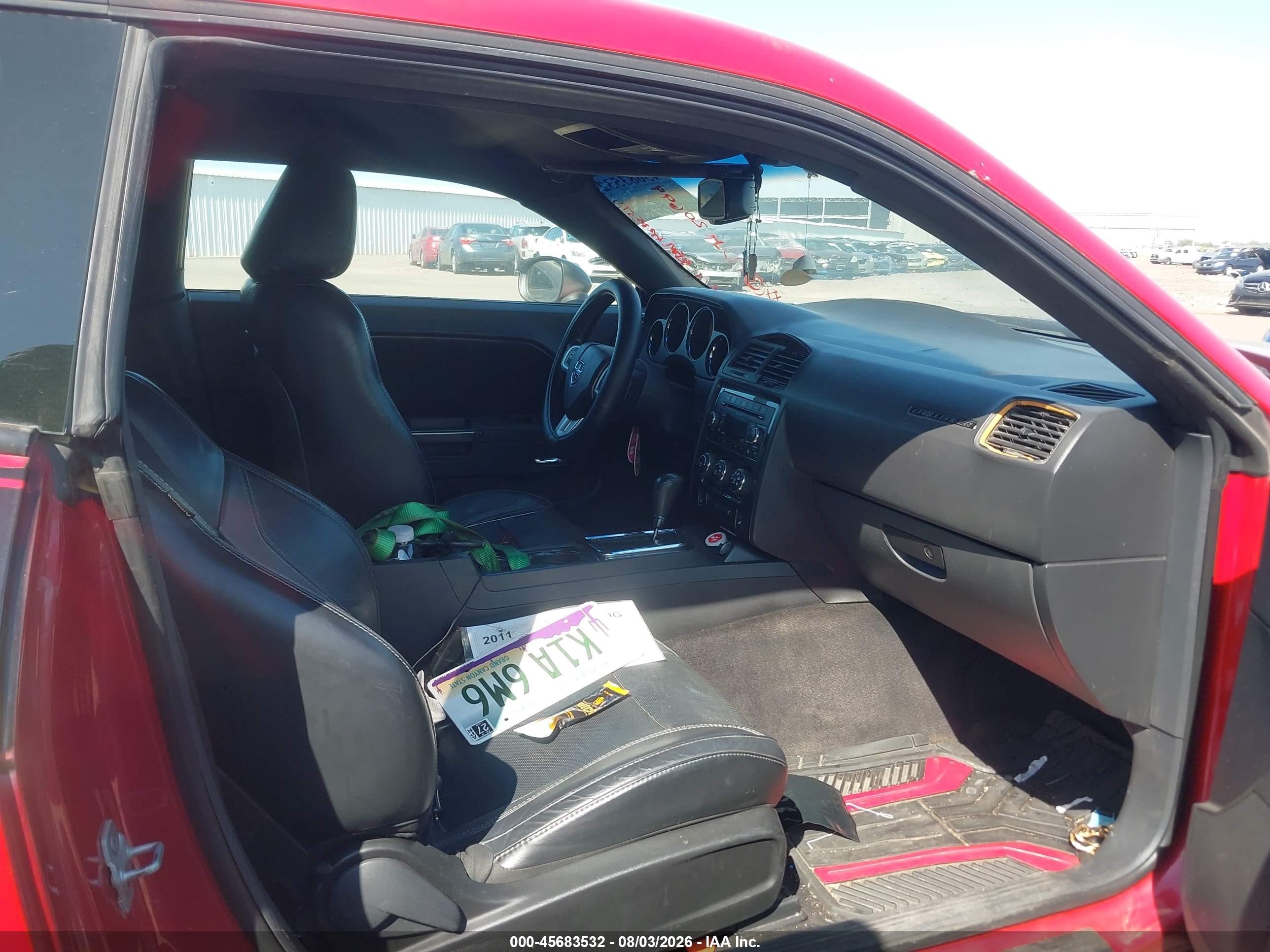 2011 Dodge Challenger   Красный vin: 2B3CJ4DG5BH561688