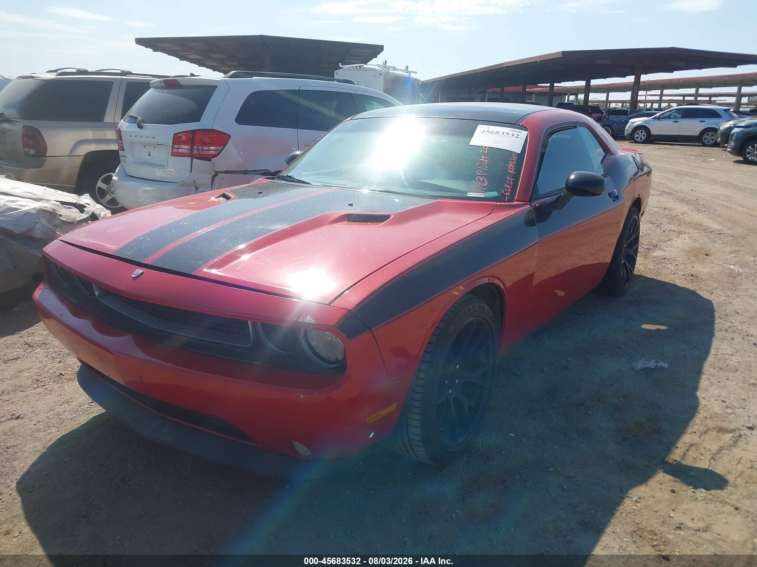 2011 Dodge Challenger   Красный vin: 2B3CJ4DG5BH561688