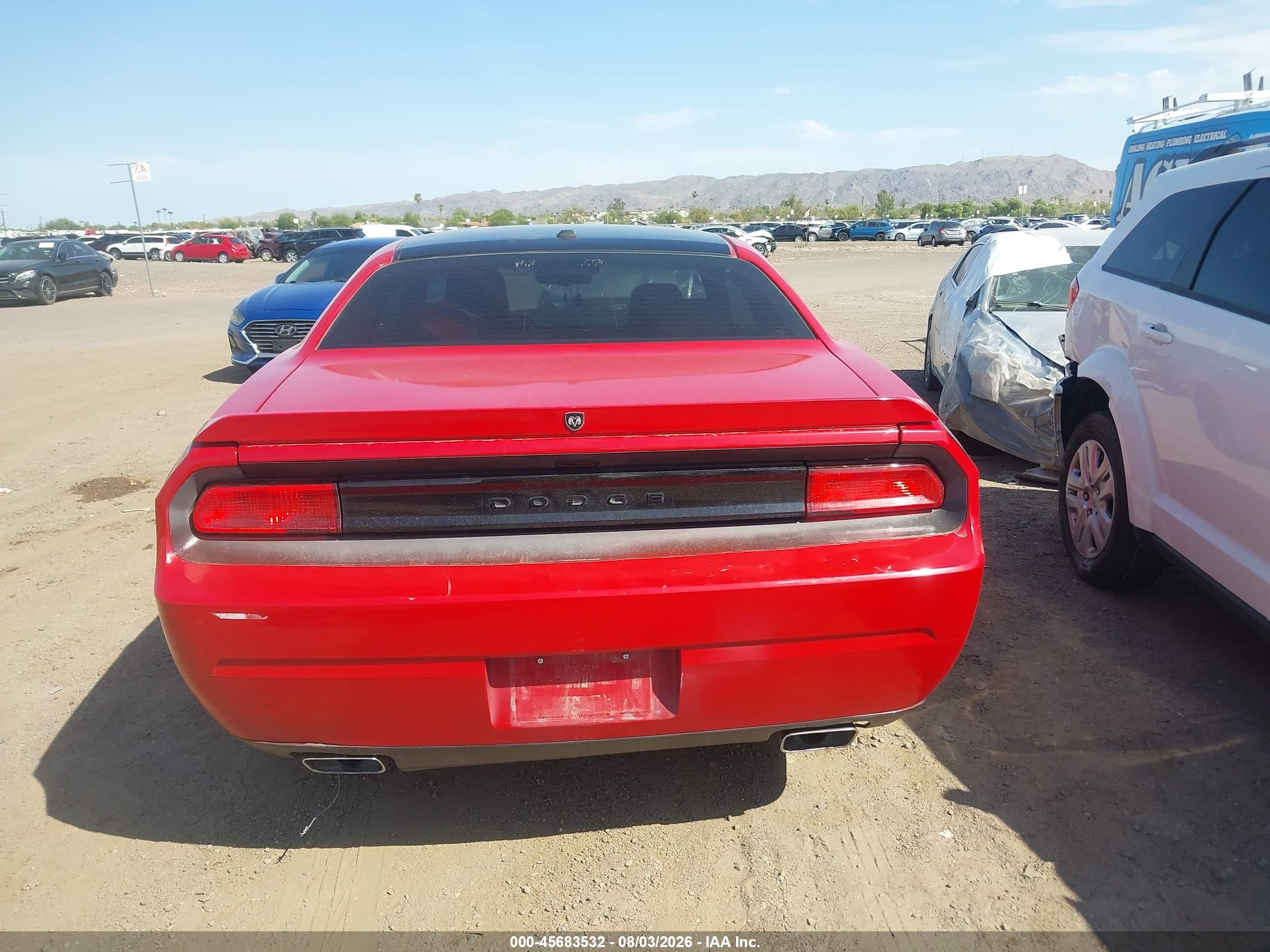 2011 Dodge Challenger   Красный vin: 2B3CJ4DG5BH561688