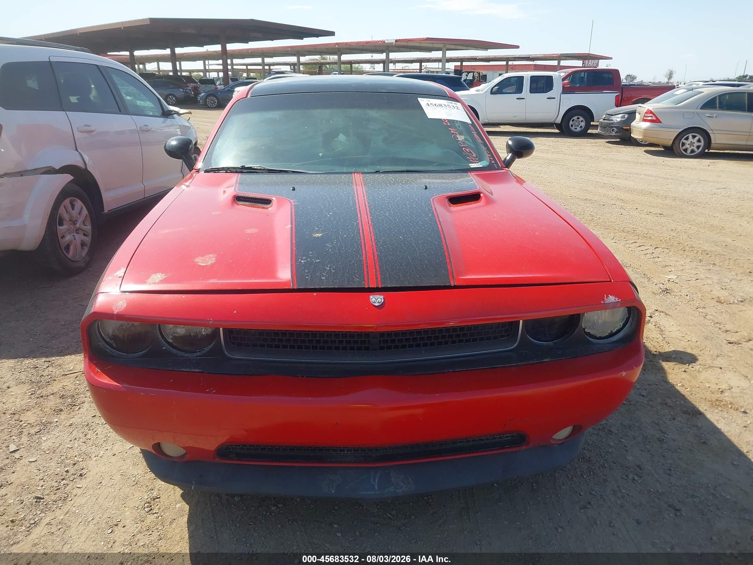 2011 Dodge Challenger   Красный vin: 2B3CJ4DG5BH561688