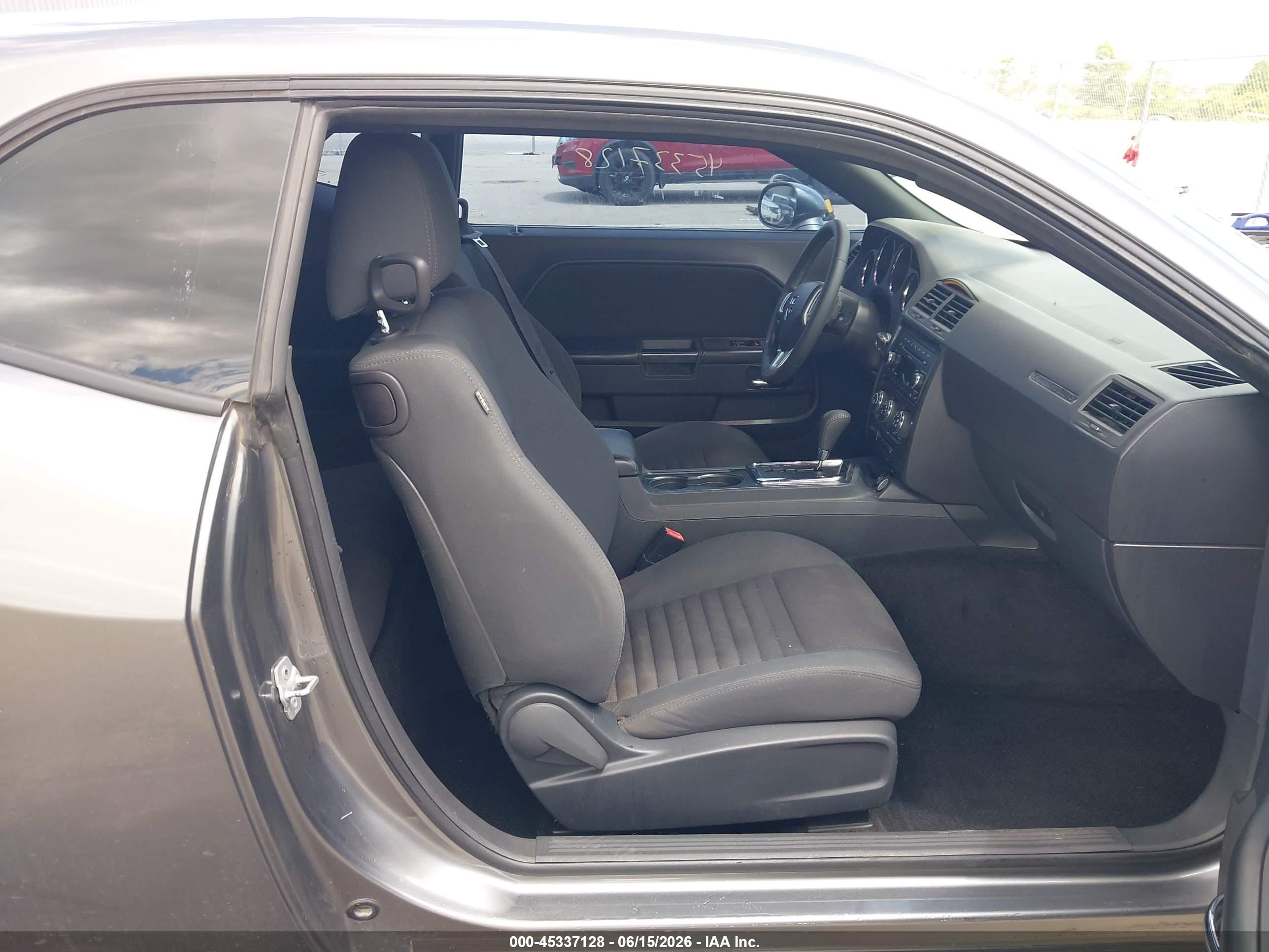 2011 Dodge Challenger   Gray vin: 2B3CJ4DG5BH596568