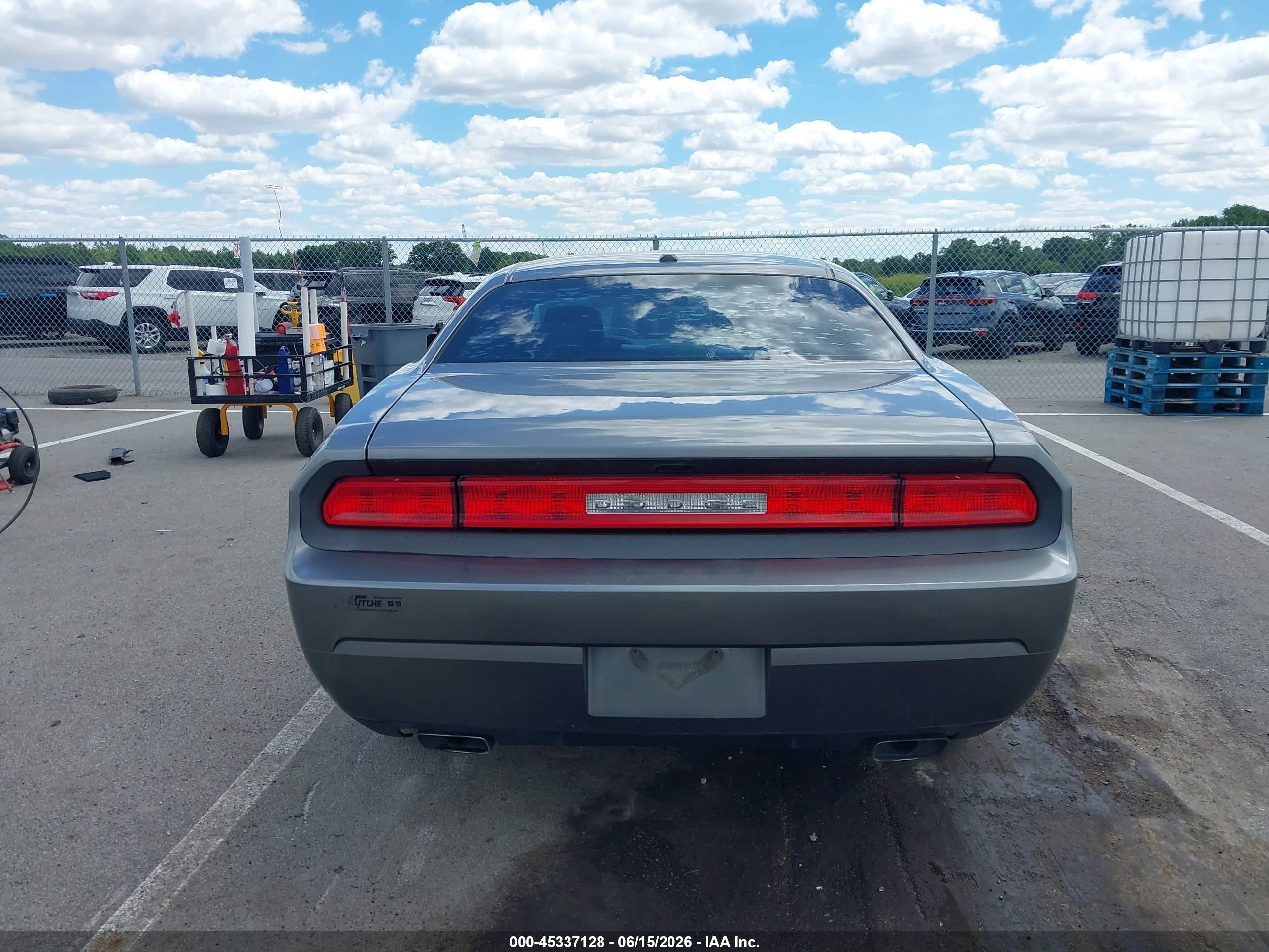 2011 Dodge Challenger   Gray vin: 2B3CJ4DG5BH596568