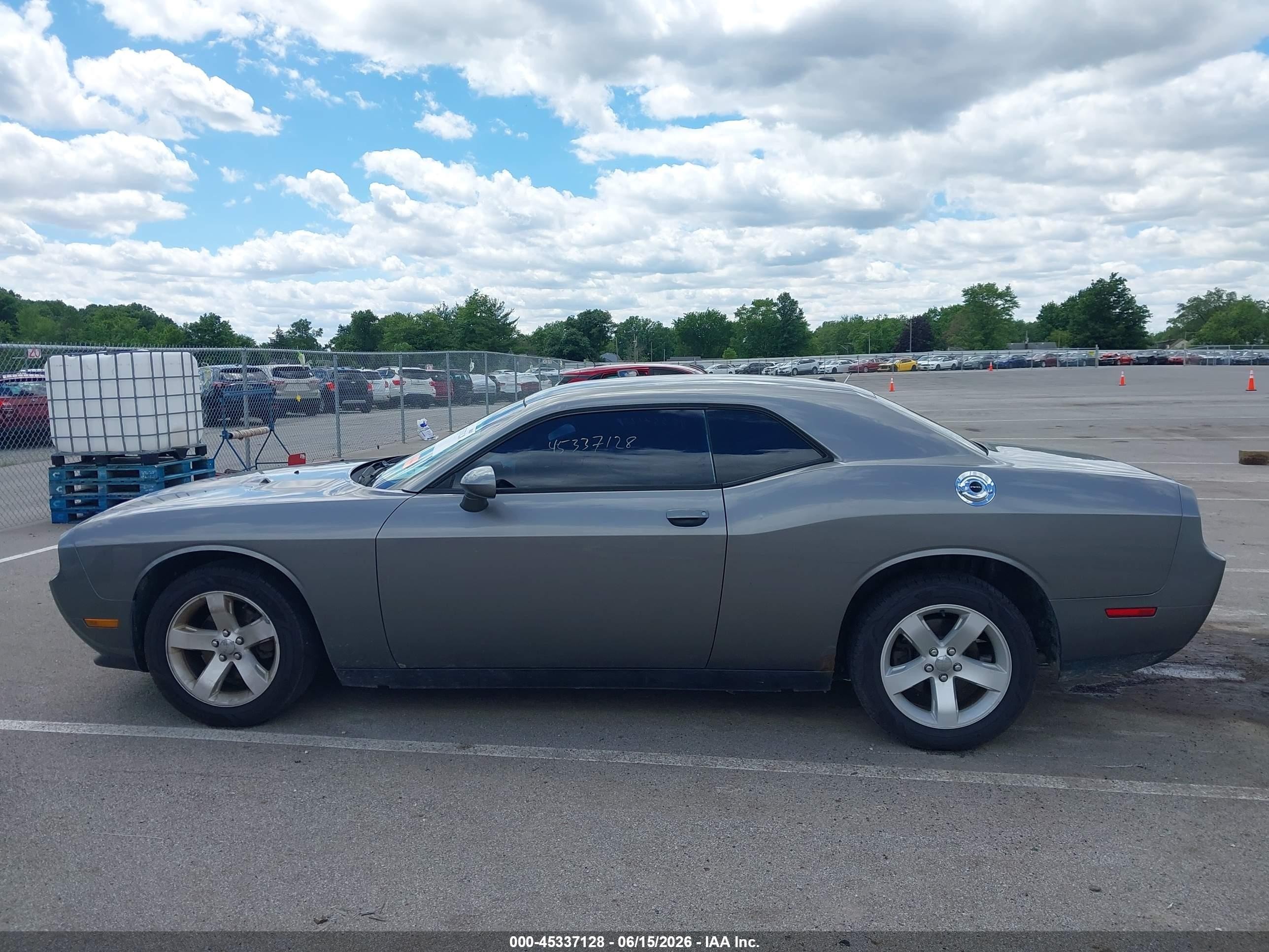2011 Dodge Challenger   Gray vin: 2B3CJ4DG5BH596568