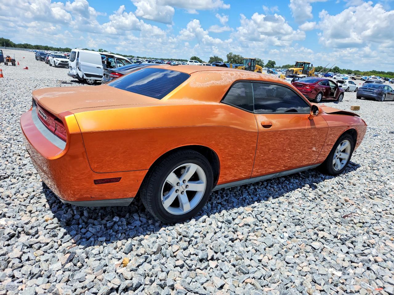2011 Dodge Challenger Orange vin: 2B3CJ4DG5BH601509