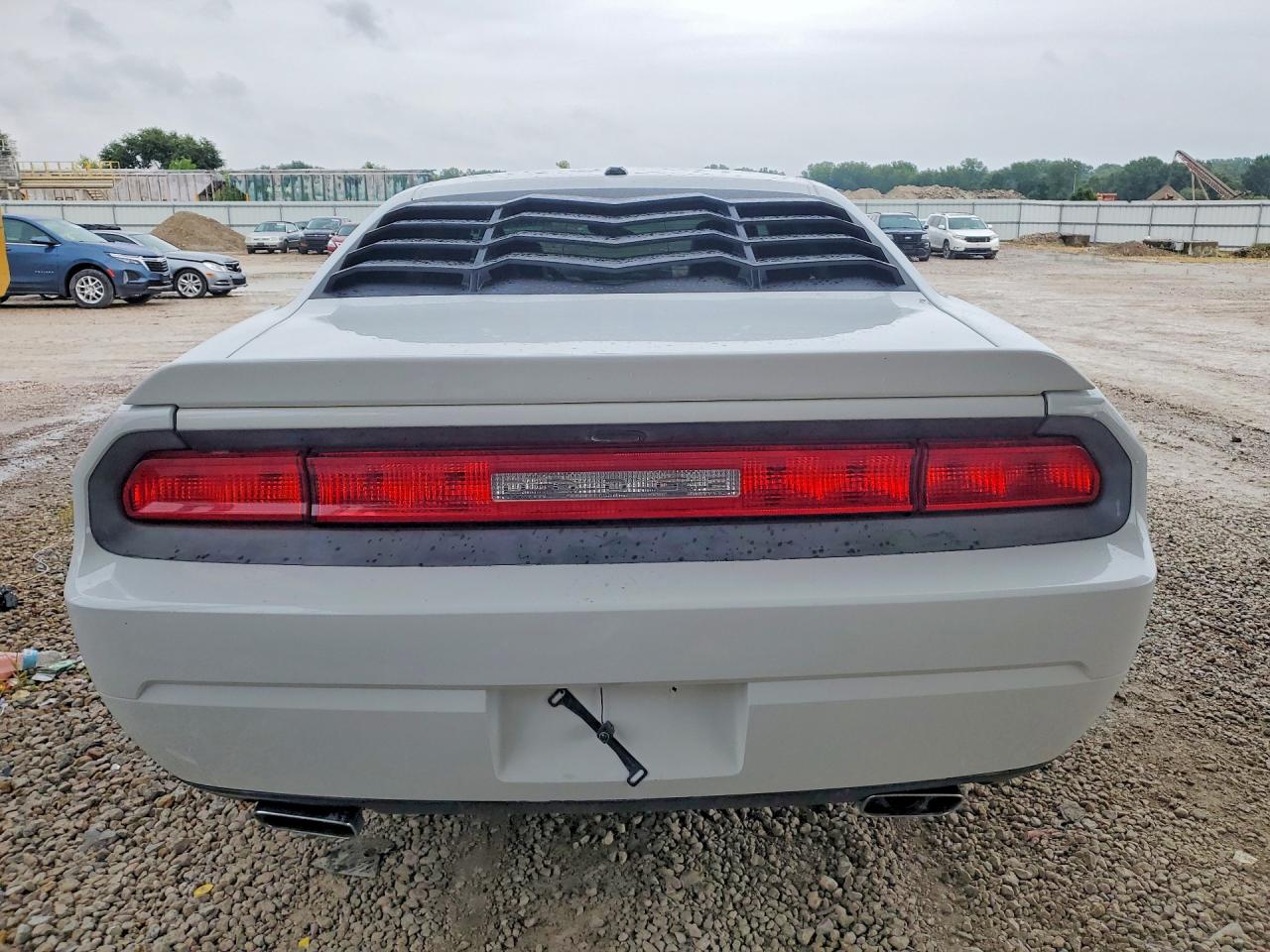 2011 Dodge Challenger White vin: 2B3CJ4DG5BH602076