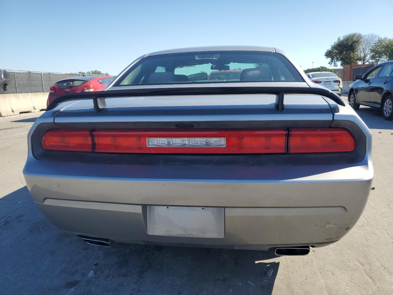 2011 Dodge Challenger Silver vin: 2B3CJ4DG6BH565653