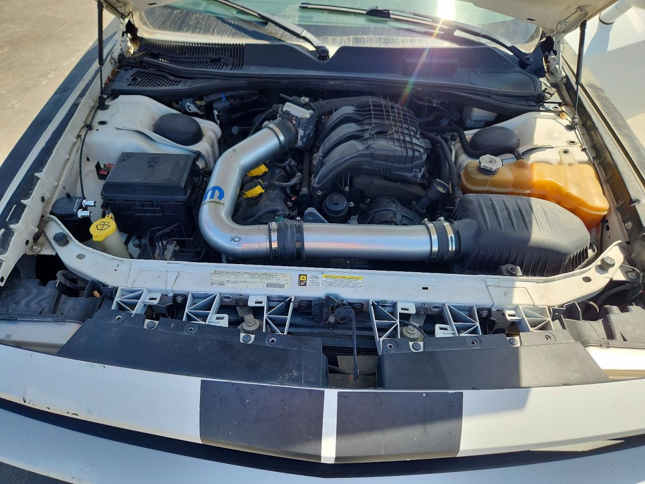 2011 Dodge Challenger Белый vin: 2B3CJ4DG7BH510547