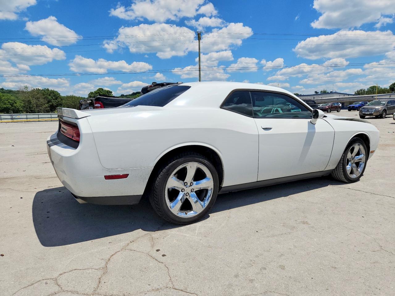 2011 Dodge Challenger White vin: 2B3CJ4DG7BH596734