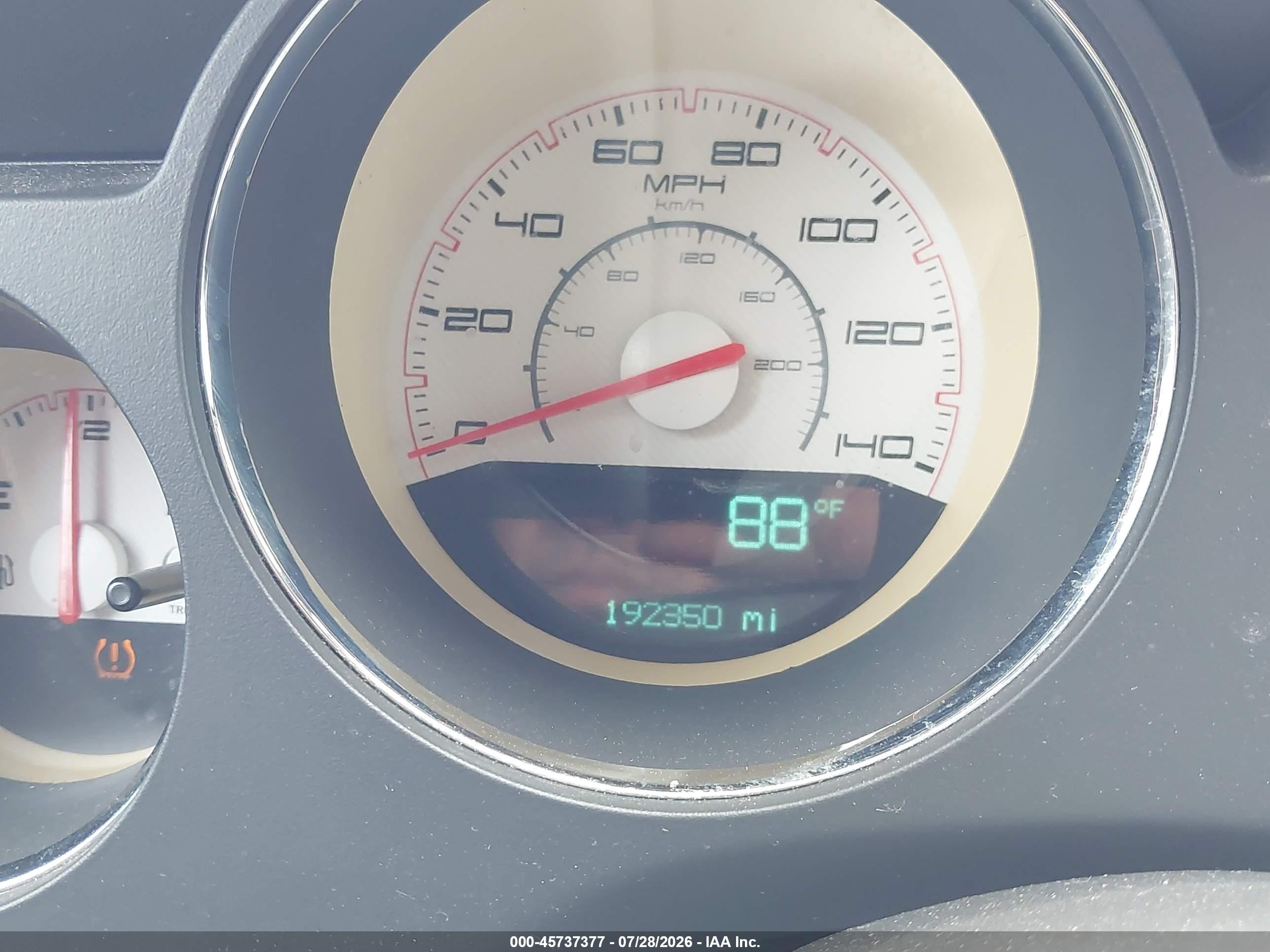 2011 Dodge Challenger   Red vin: 2B3CJ4DG9BH510808