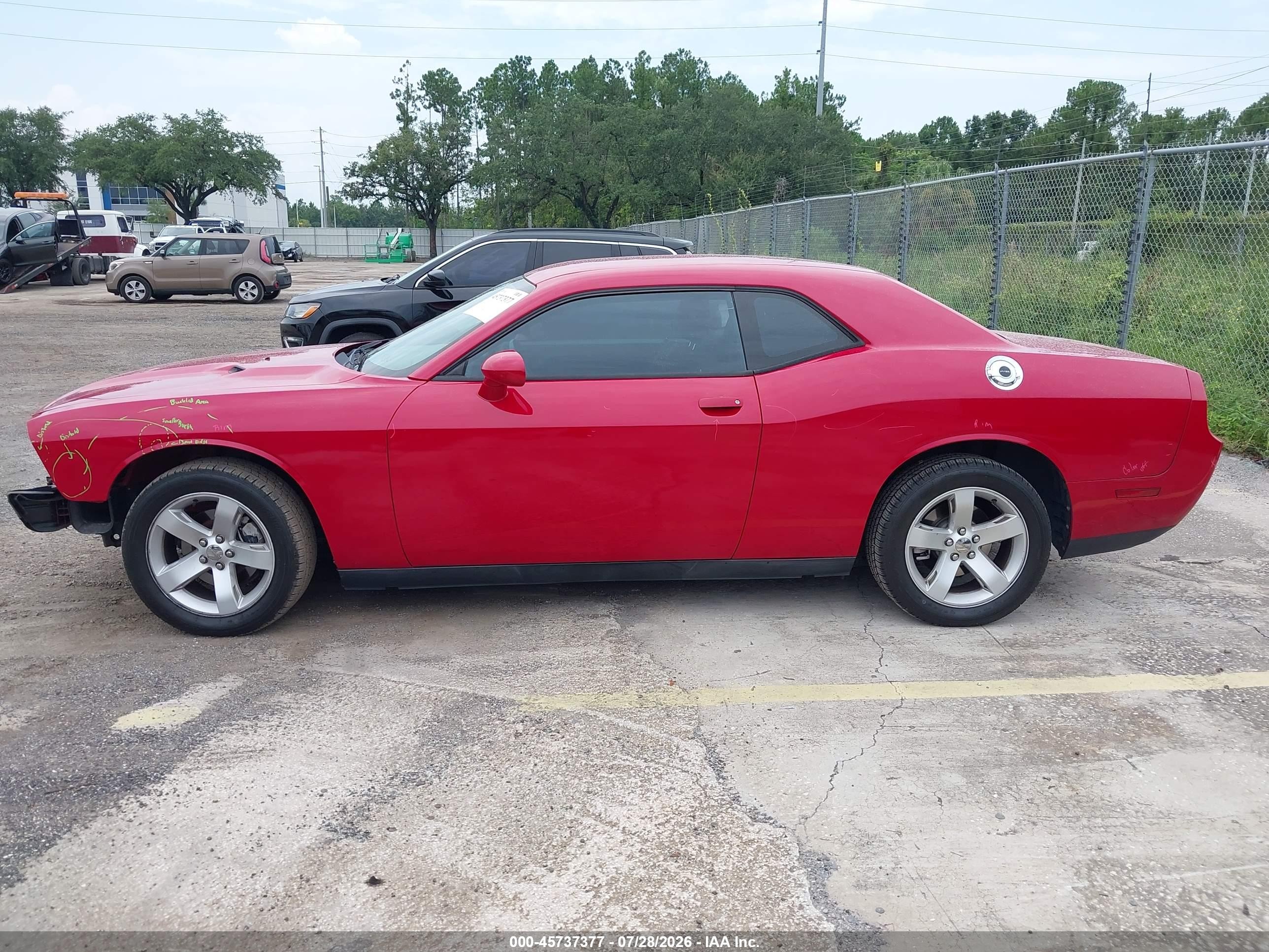 2011 Dodge Challenger   Red vin: 2B3CJ4DG9BH510808