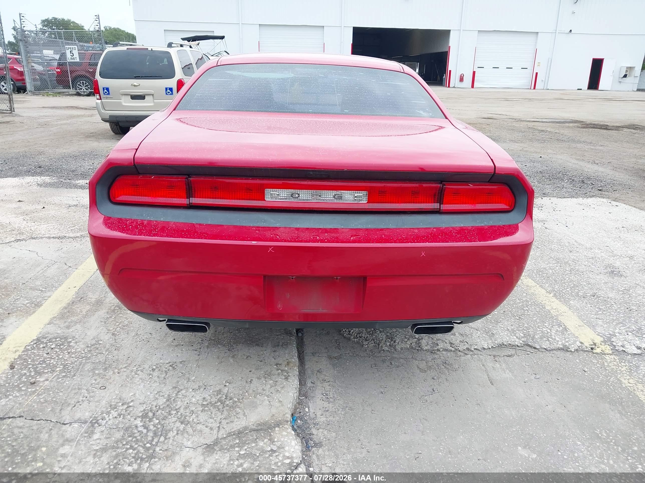 2011 Dodge Challenger   Red vin: 2B3CJ4DG9BH510808