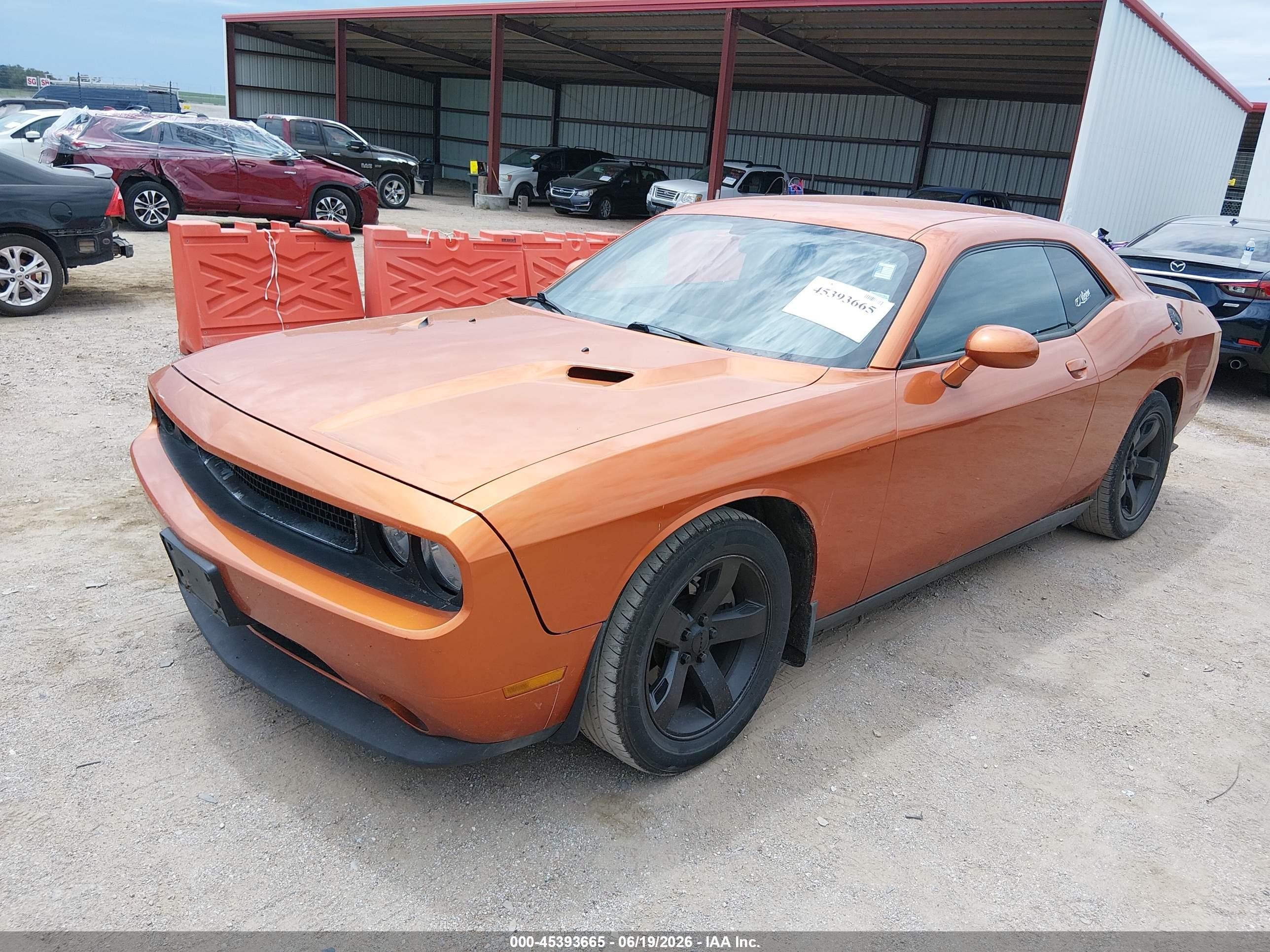 2011 Dodge Challenger   Orange vin: 2B3CJ4DG9BH576565