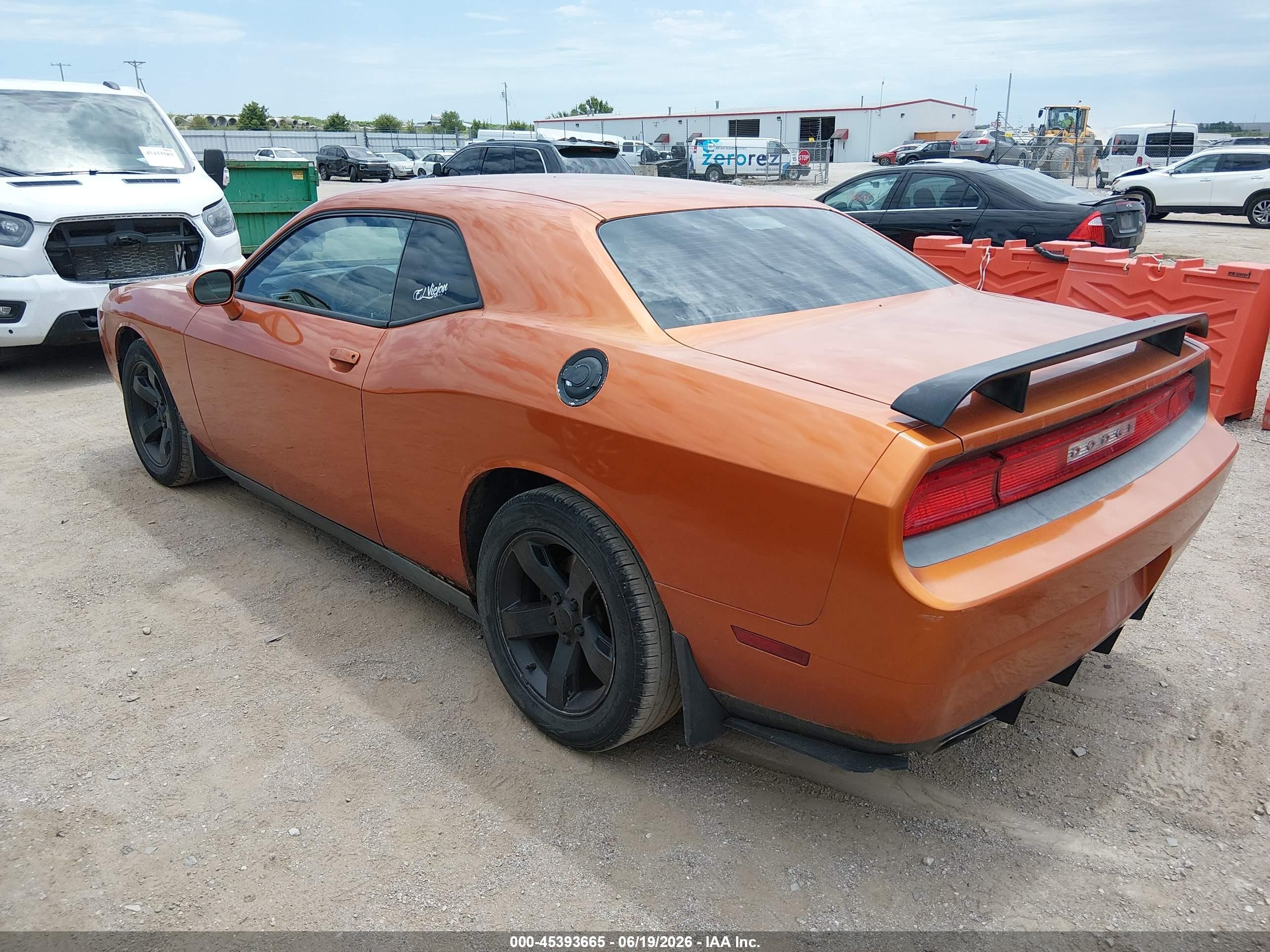2011 Dodge Challenger   Orange vin: 2B3CJ4DG9BH576565