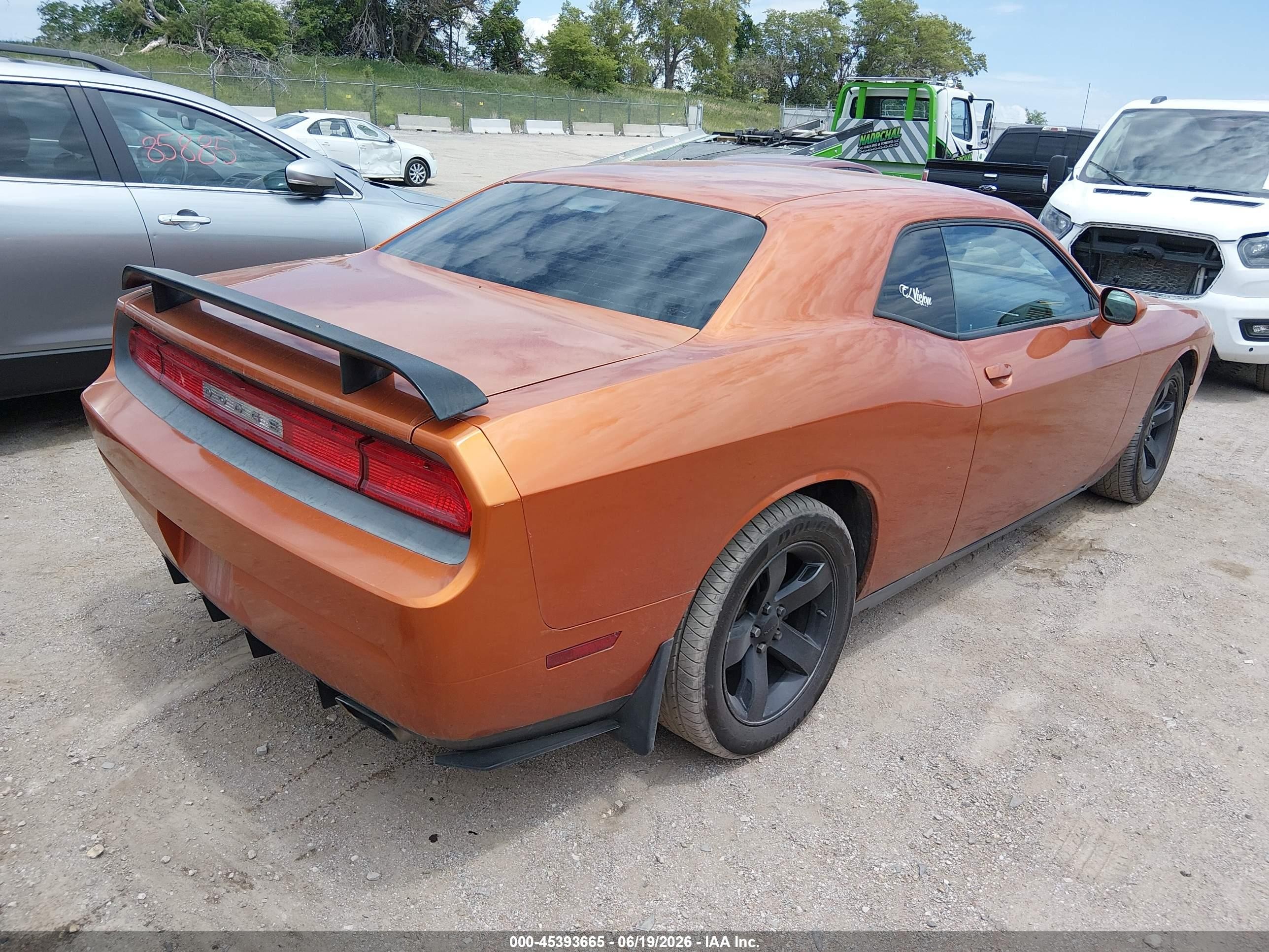 2011 Dodge Challenger   Orange vin: 2B3CJ4DG9BH576565