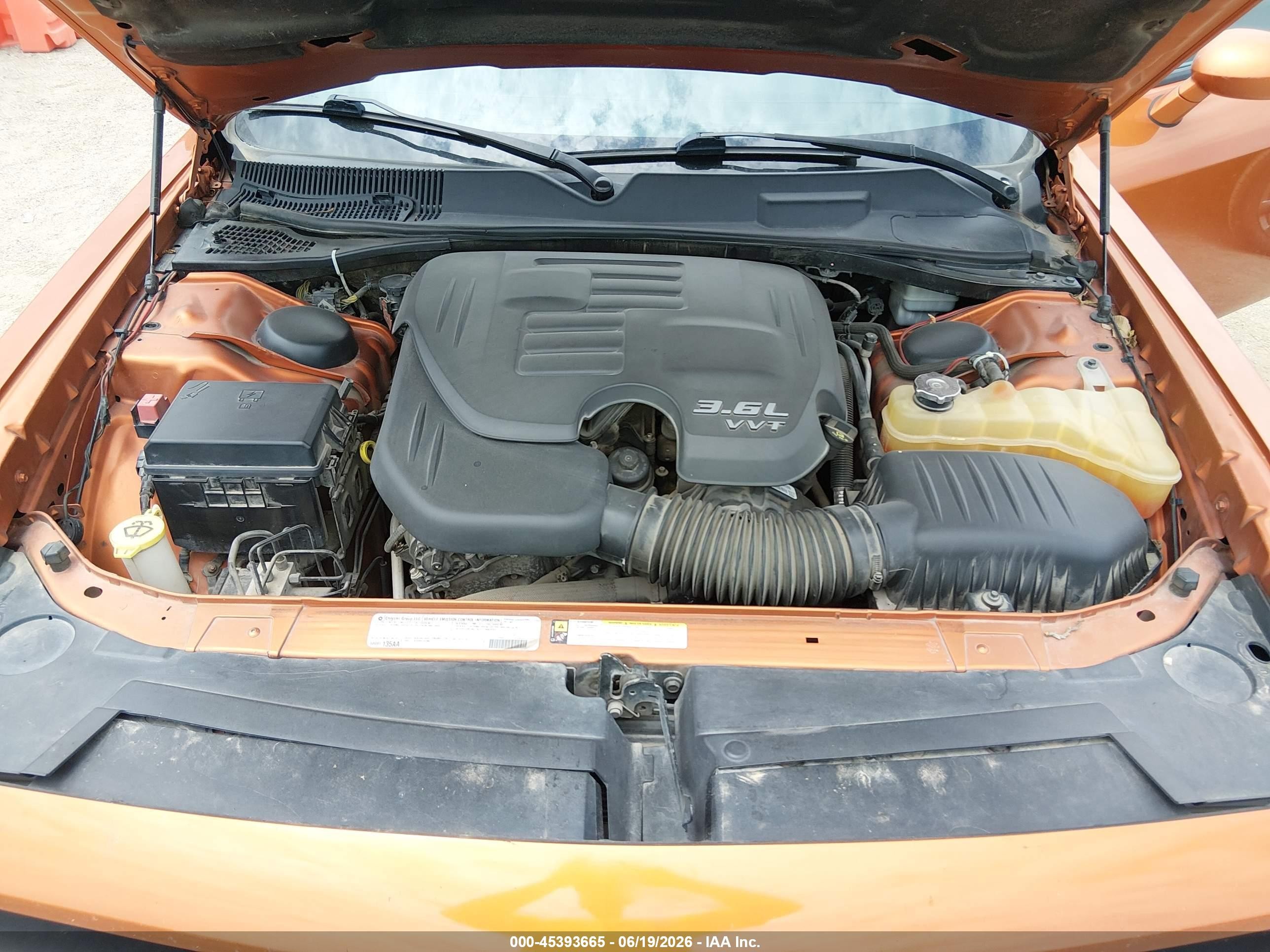 2011 Dodge Challenger   Orange vin: 2B3CJ4DG9BH576565