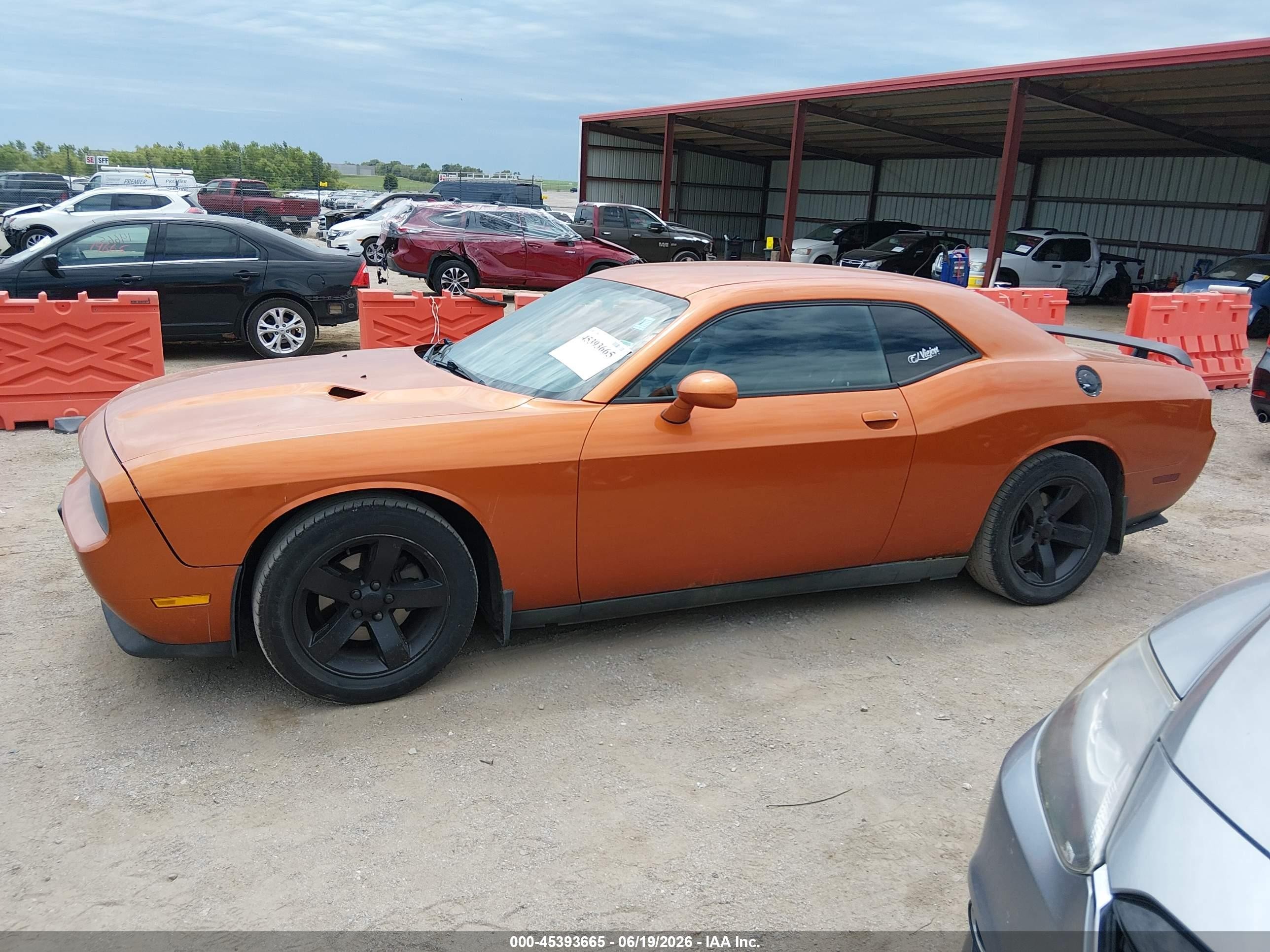 2011 Dodge Challenger   Orange vin: 2B3CJ4DG9BH576565