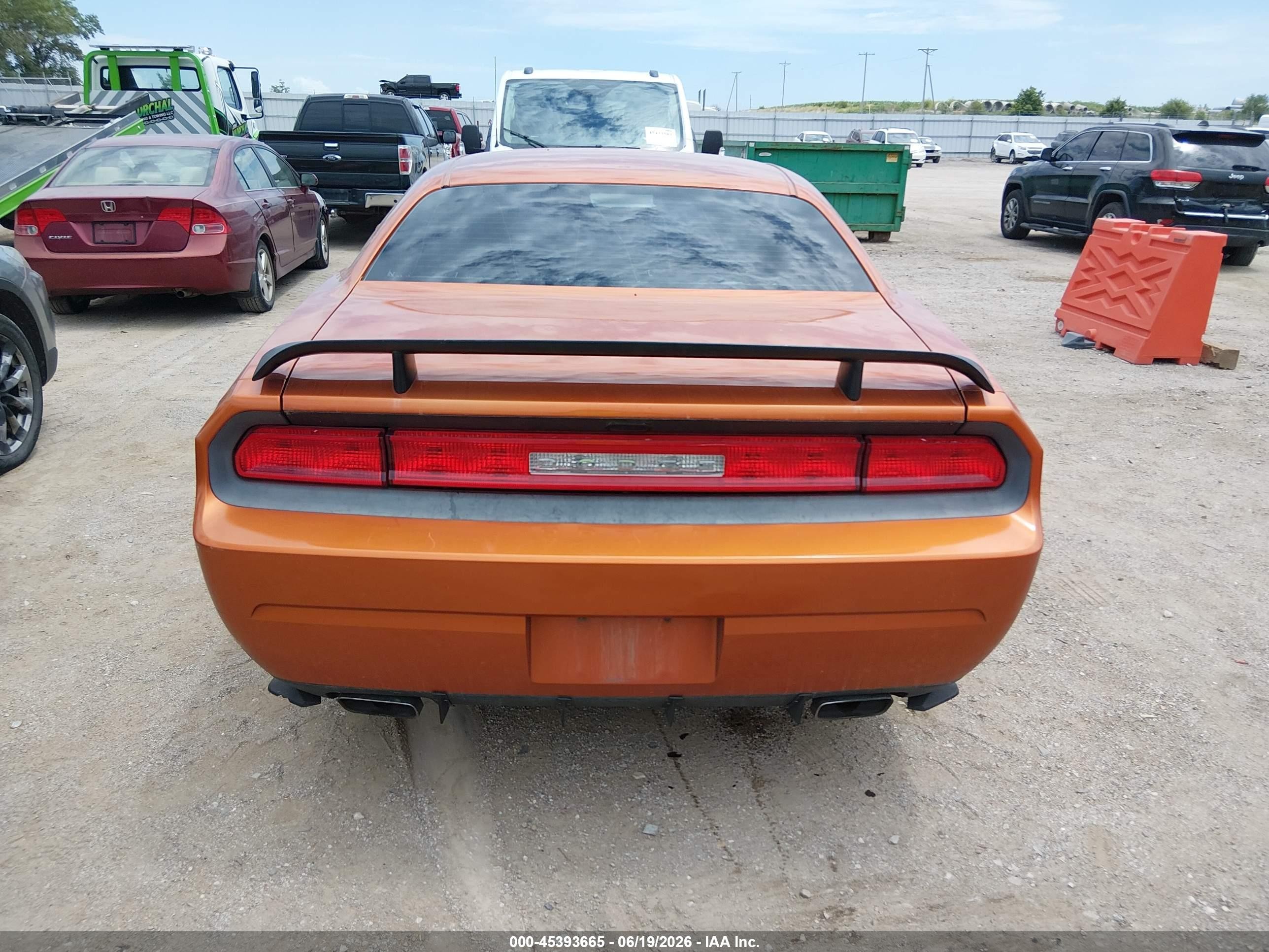 2011 Dodge Challenger   Orange vin: 2B3CJ4DG9BH576565